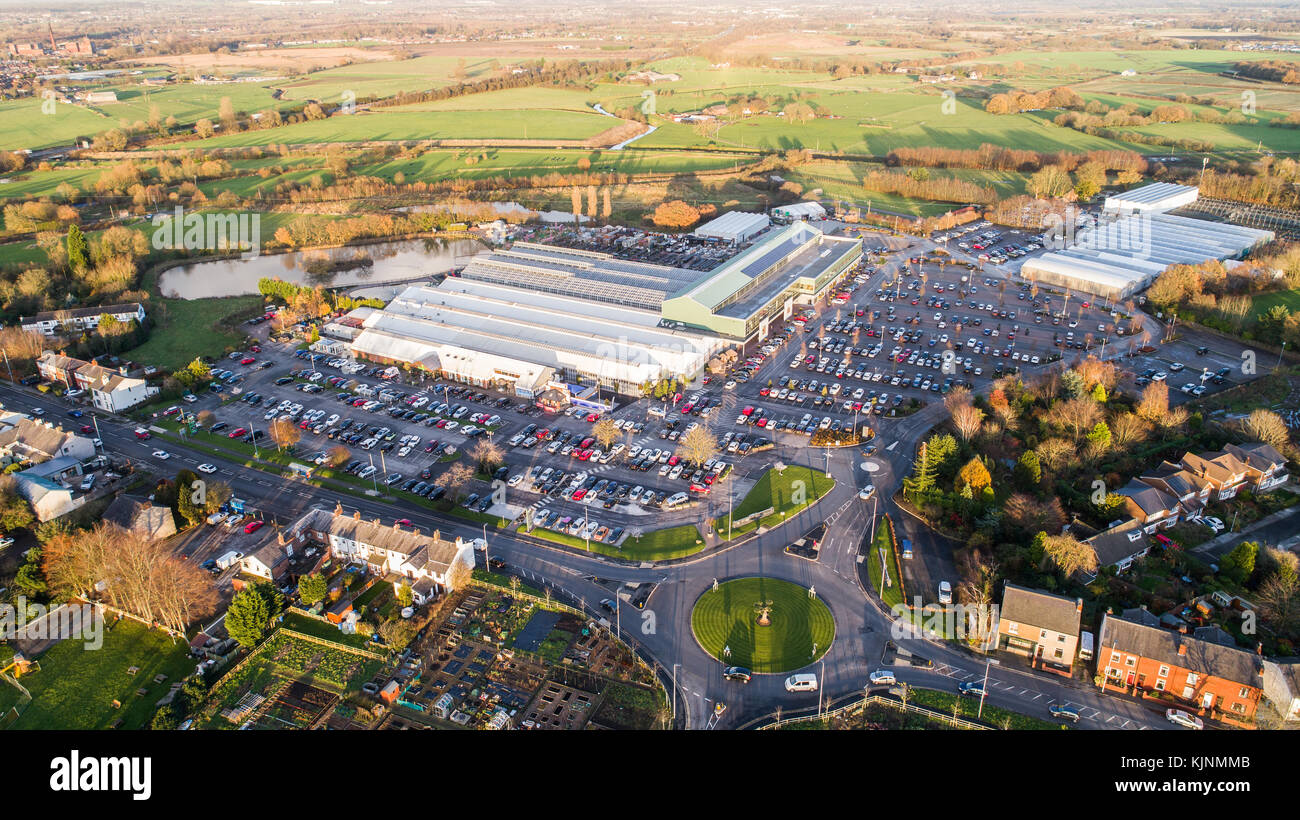 Vista aerea del Bents Garden Center vicino a Leigh In Glazebury, Warrington, Cheshire, Regno Unito Foto Stock