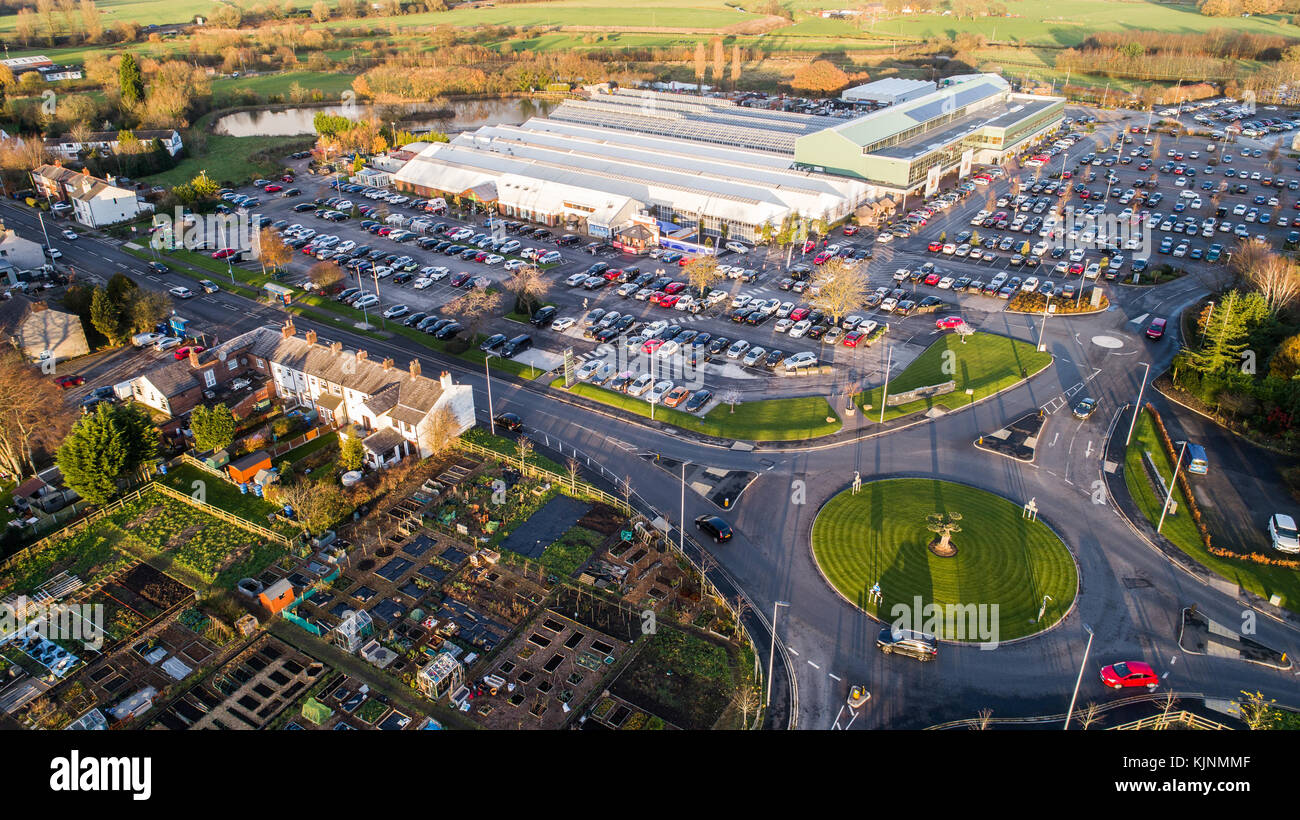 Vista aerea del Bents Garden Center vicino a Leigh In Glazebury, Warrington, Cheshire, Regno Unito Foto Stock