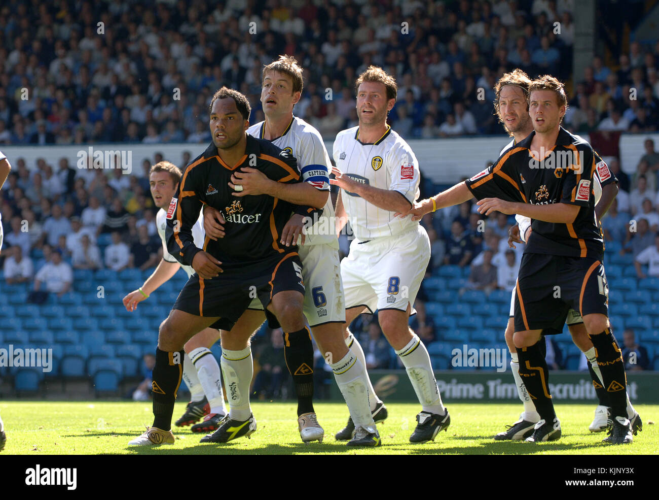 Il calciatore Joleon Lescott e Paul Butler Leeds United v Wolverhampton Wanderers 20/8/05 Foto Stock