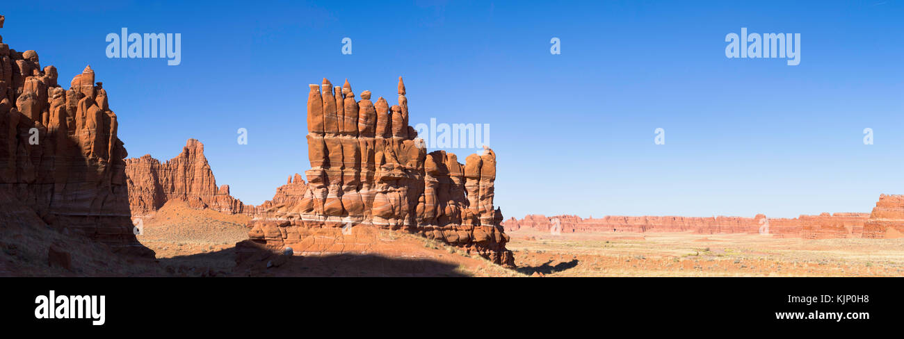 Vista la mattina di un Moenave formazione di arenaria nella Adeii Echii scogliere di Coconino County, Arizona. Foto Stock