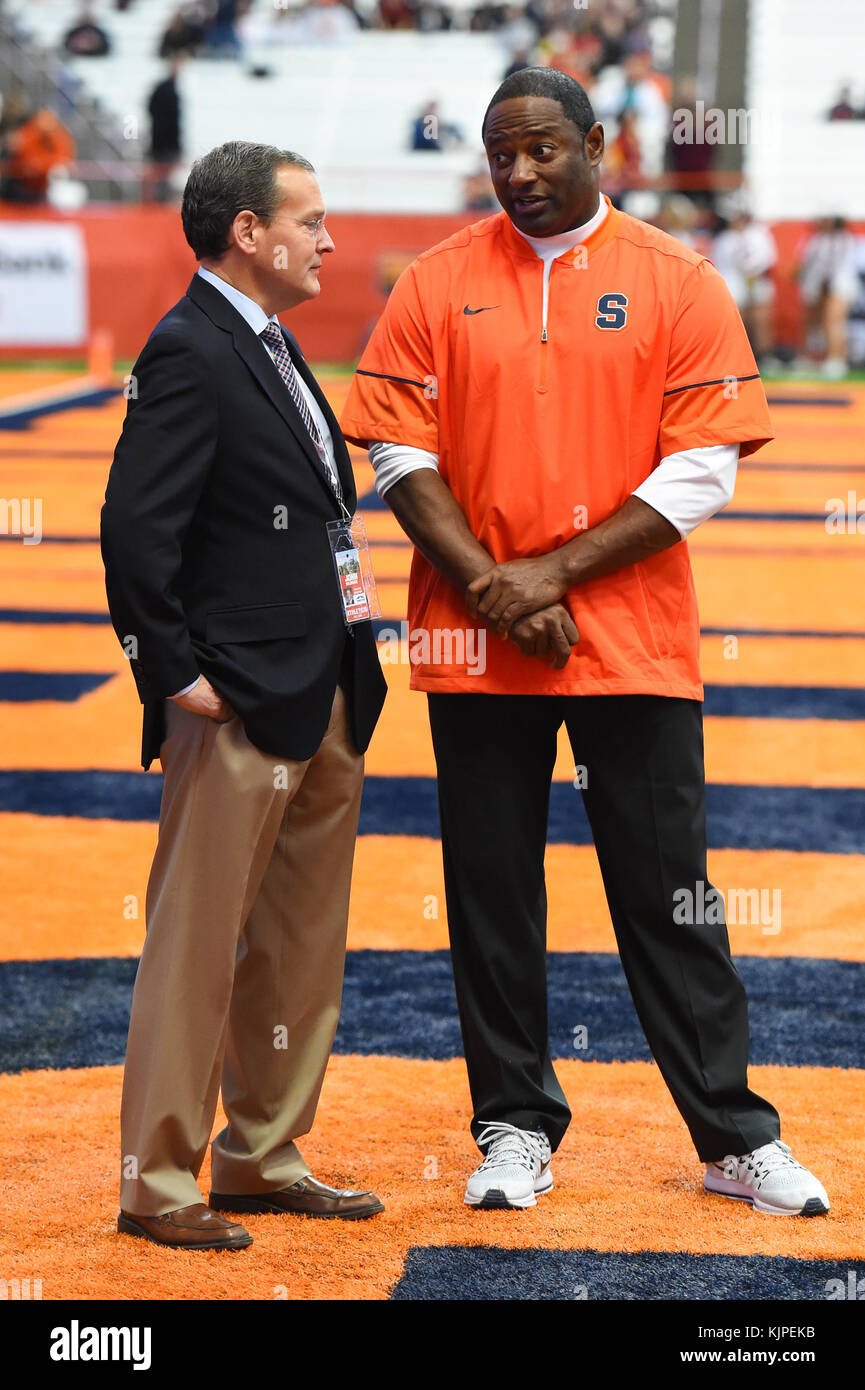 Syracuse, New York, Stati Uniti d'America. 25 Nov, 2017. Il 25 novembre 2017 presso il Carrier Dome in Syracuse, New York. Ricca Barnes/CSM/Alamy Live News Foto Stock