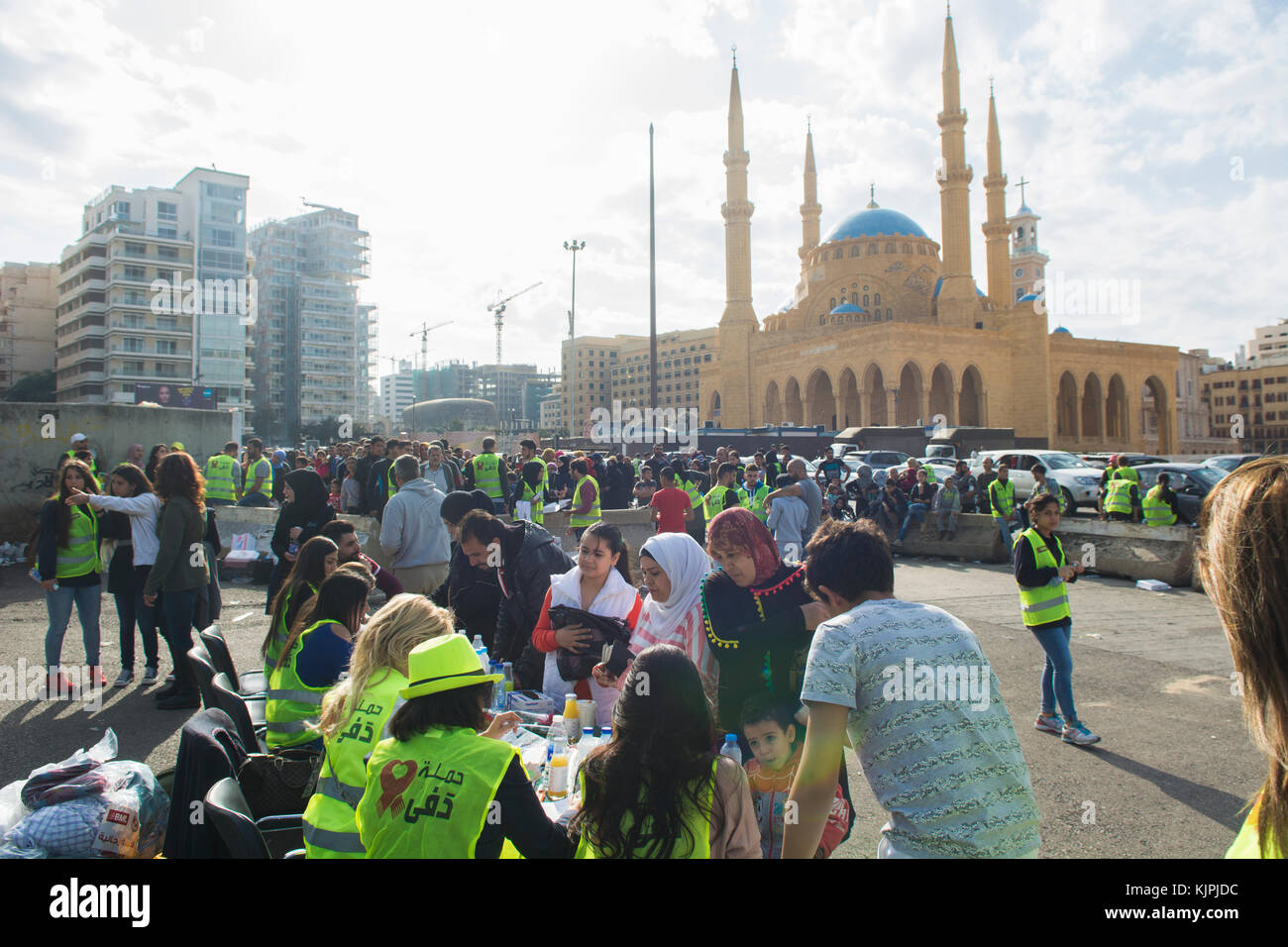 Marytrs' Square, Beirut, Libano, 26 Nov 2017 registration desk presso la campagna della Dafa Beirut, Libano, Credito: Mohamad Itani / Alamy Live News Foto Stock