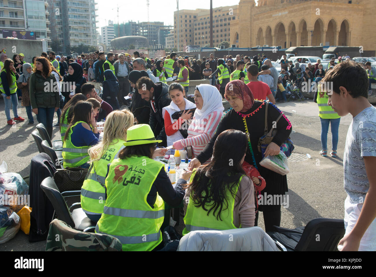 Marytrs' Square, Beirut, Libano, 26 Nov 2017 registration desk presso la campagna della Dafa Beirut, Libano, Credito: Mohamad Itani / Alamy Live News Foto Stock
