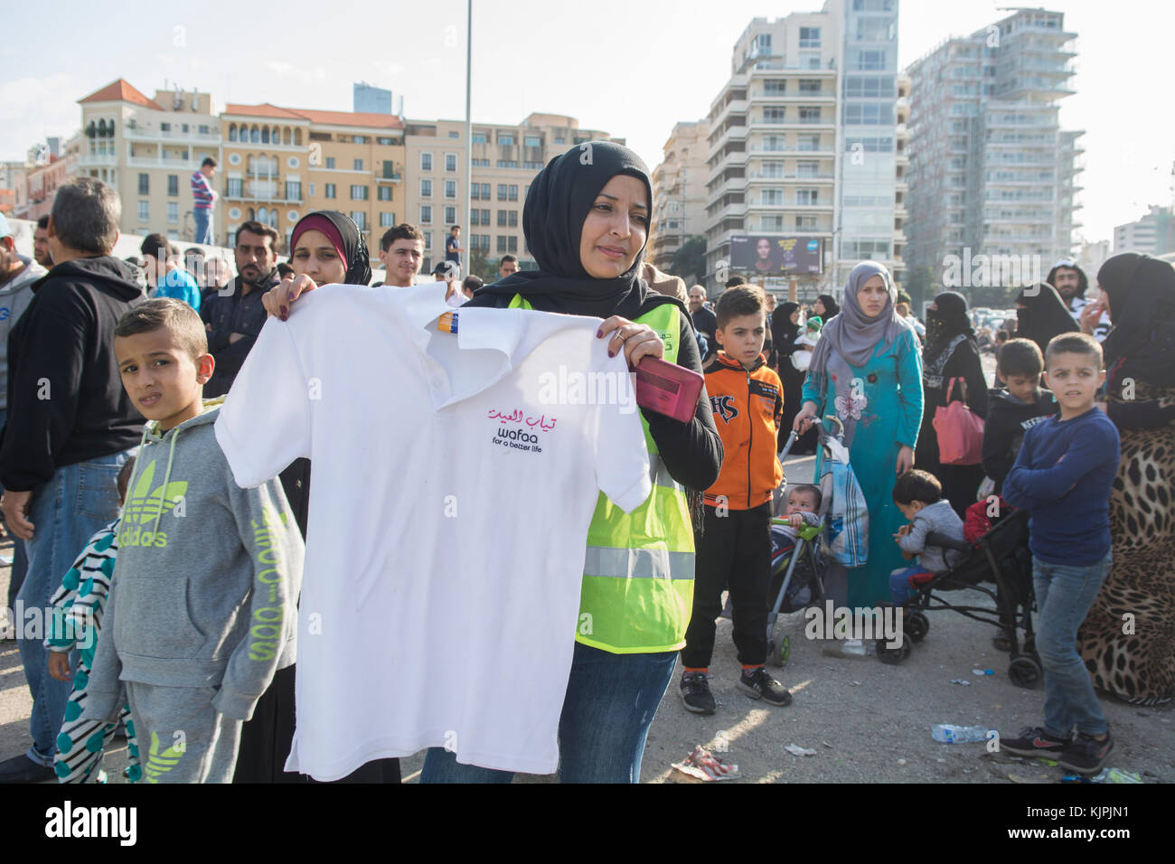 Marytrs' Square, Beirut, Libano, 26 Nov 2017, musulmano volontari femmina Beirut, Libano, Credito: Mohamad Itani / Alamy Live News Foto Stock