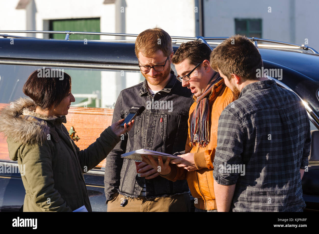 Wirral, Regno Unito. Il 28 novembre 2017. In seguito all'enorme successo della loro campagna di crowdfunding, smashing loro £3.000 bersaglio, i creatori di 'Morbid', un sitcom indipendente da Merseyside società di produzione, prendere la torta Productions, sono intervistato da BBC Radio Merseyside. Sitcom è scritto da, e stelle, Michael Dee. © Paul Warburton Foto Stock