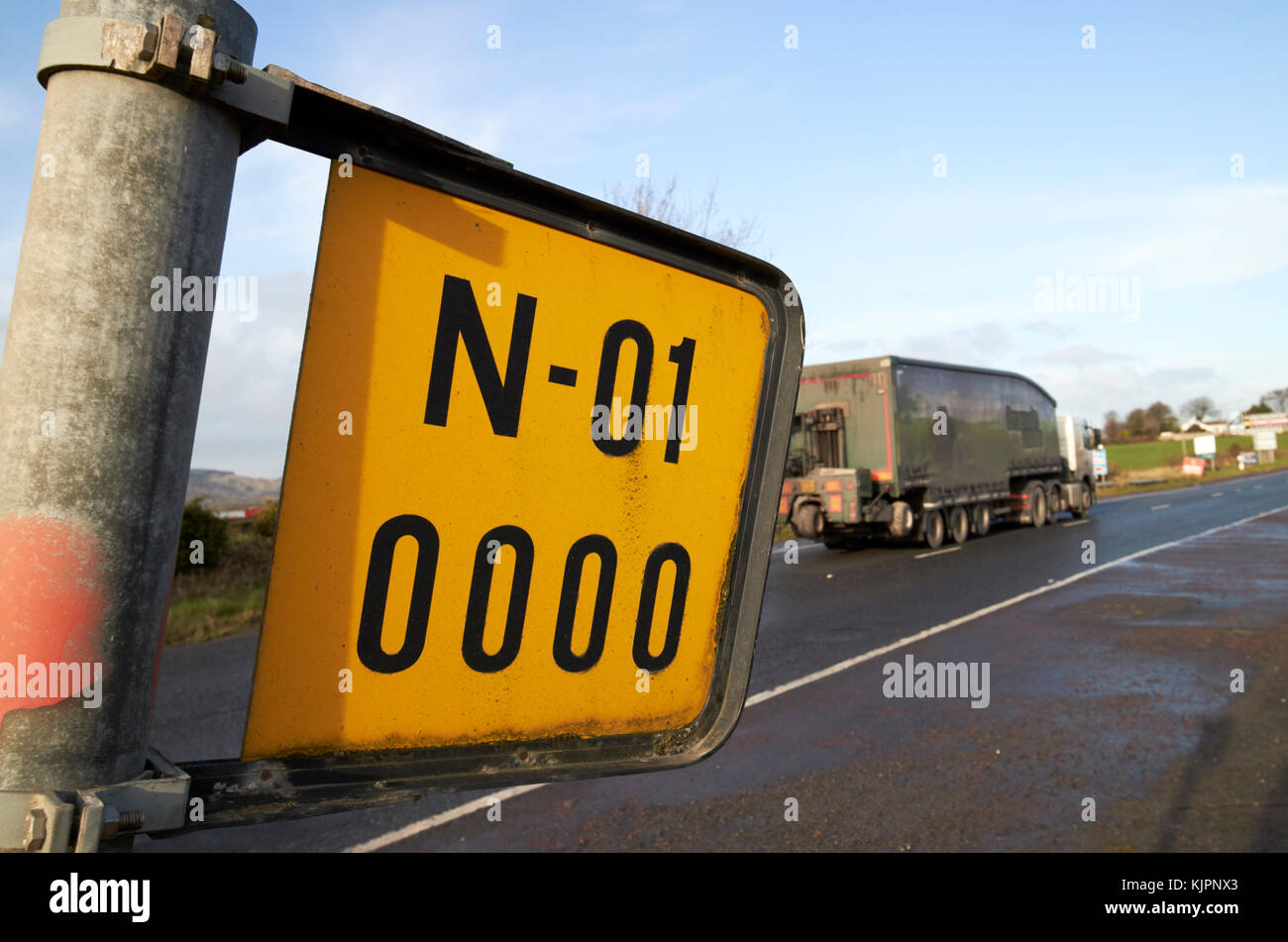 Zero miglia marcatore di inizio della N1 sull'irish confine tra Irlanda del Nord e Repubblica d Irlanda presto per essere la UK UE terra di confine post Brexit. Credito: Radharc Immagini/Alamy Live News Foto Stock