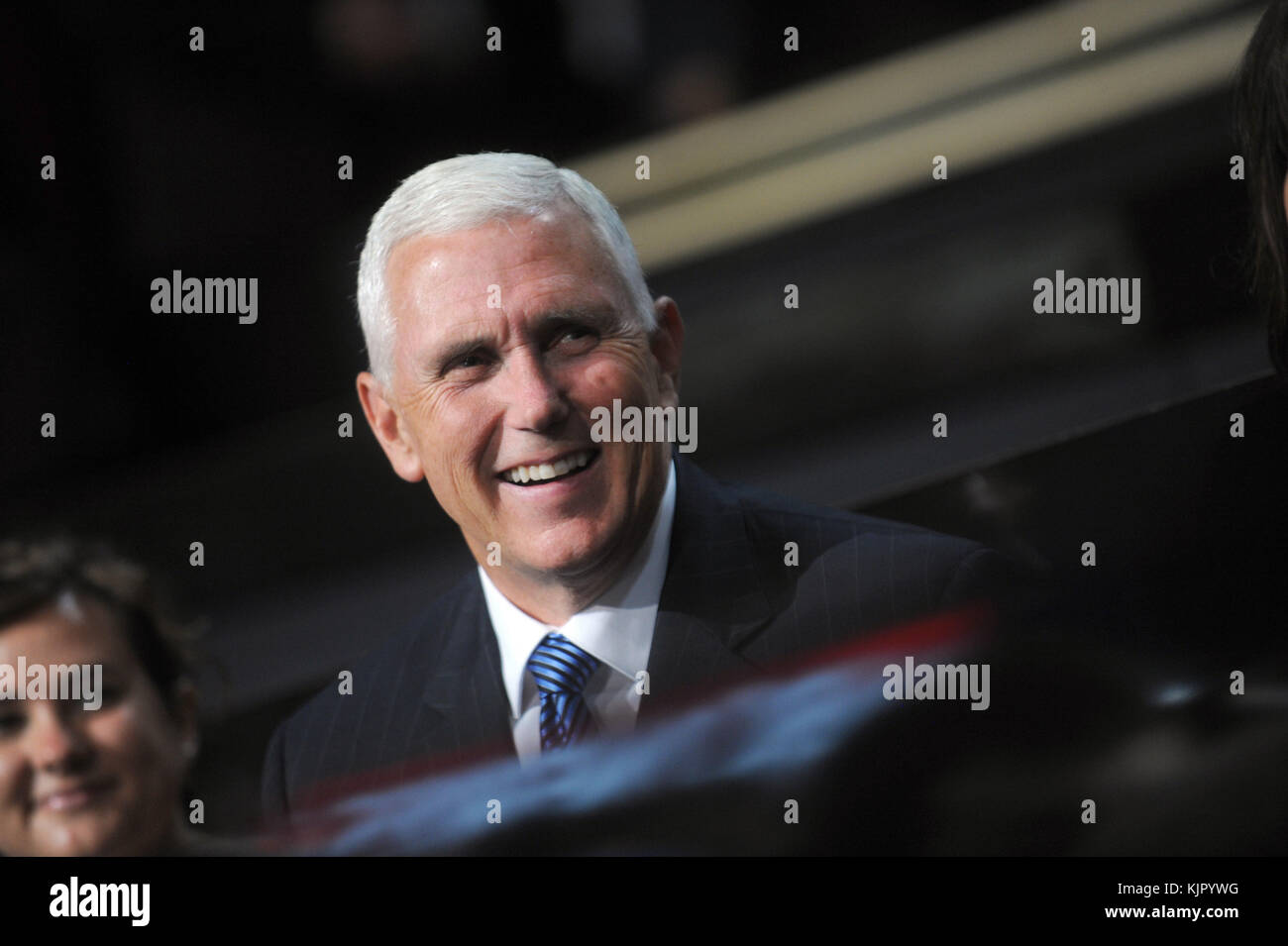 CLEVELAND, OH - 19 LUGLIO: Mike Pence il secondo giorno della Convention Nazionale Repubblicana il 19 luglio 2016 alla Quicken Loans Arena di Cleveland, Ohio. Si stima che a Cleveland ci siano 50.000 persone, tra cui centinaia di manifestanti e membri dei media. Persone: Mike Pence Foto Stock