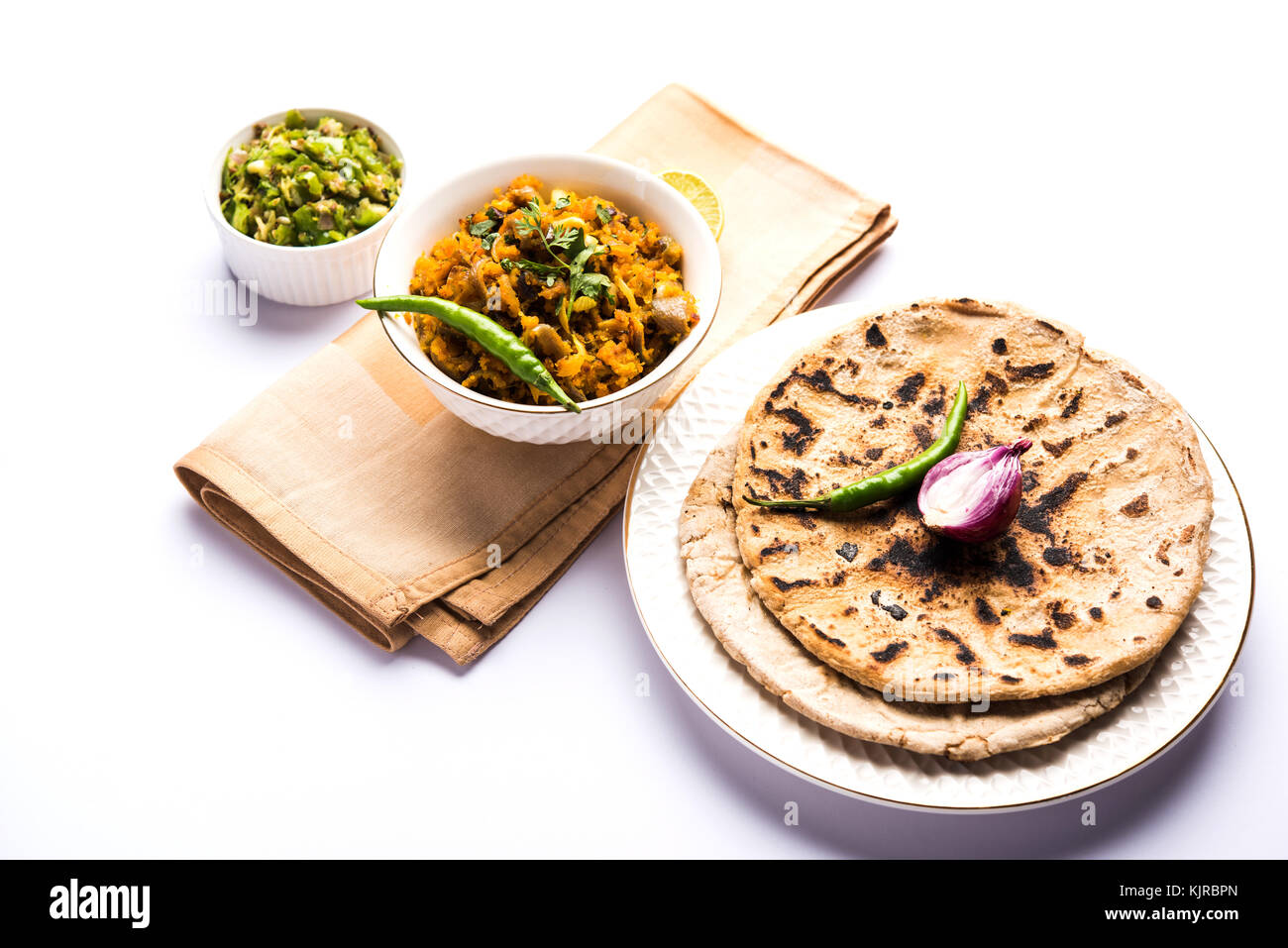 Bhakar zunka pithla o pitla, popolari ricette vegetariane da india Foto Stock