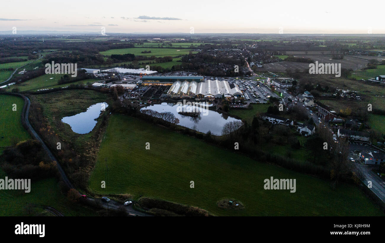 Vista aerea del Bents Garden Center vicino a Leigh In Glazebury, Warrington, Cheshire, Regno Unito Foto Stock