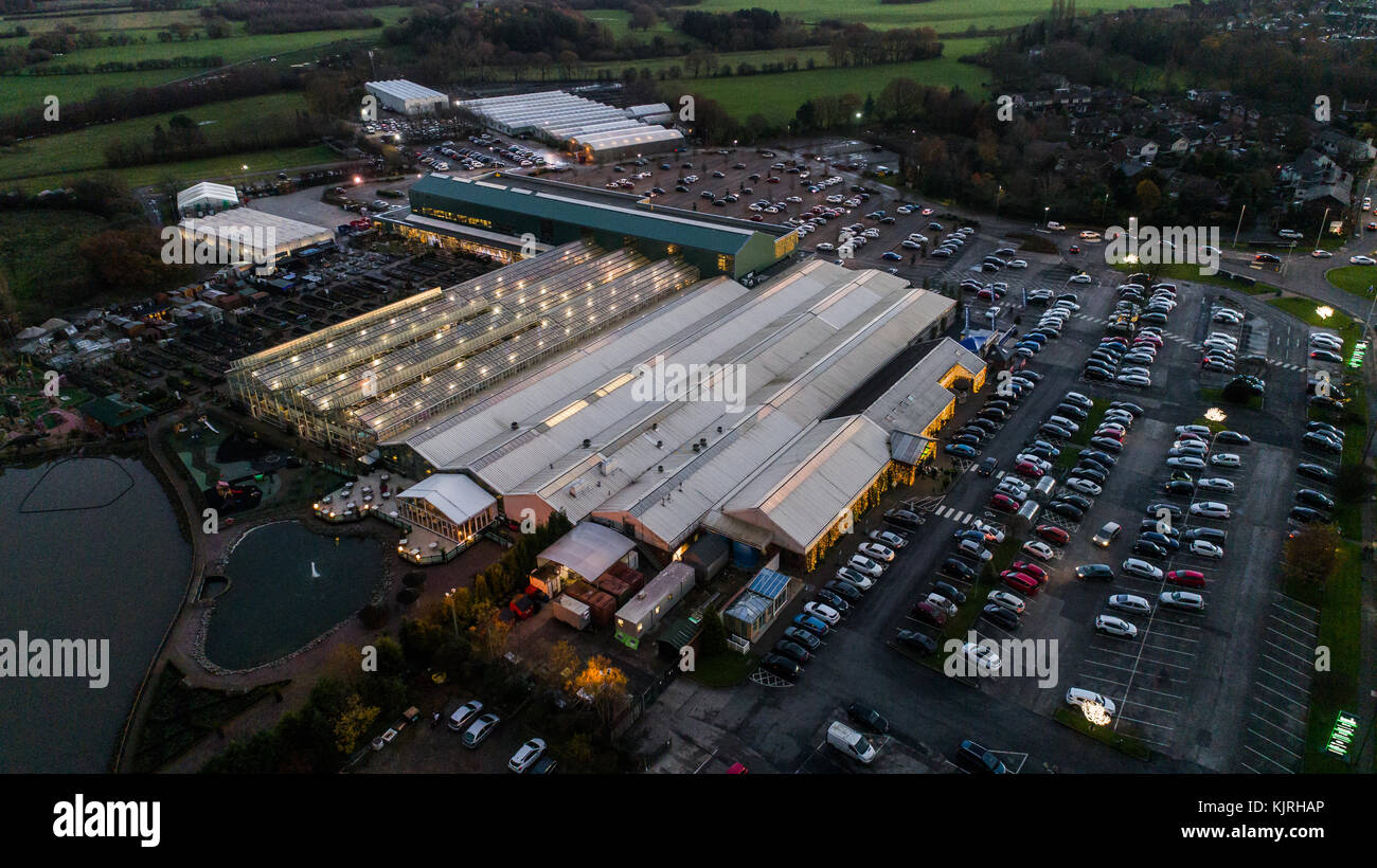 Vista aerea del Bents Garden Center vicino a Leigh In Glazebury, Warrington, Cheshire, Regno Unito Foto Stock