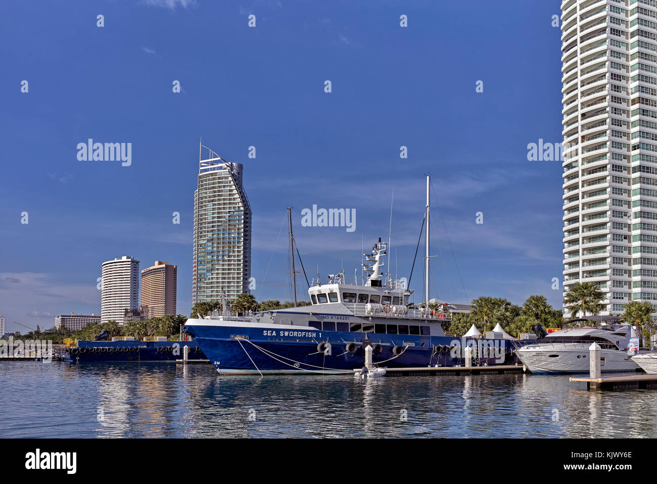 Stile di vita immagine vivente di Ocean Marina Boat Harbour, Pattaya Thailandia del sud-est asiatico Foto Stock