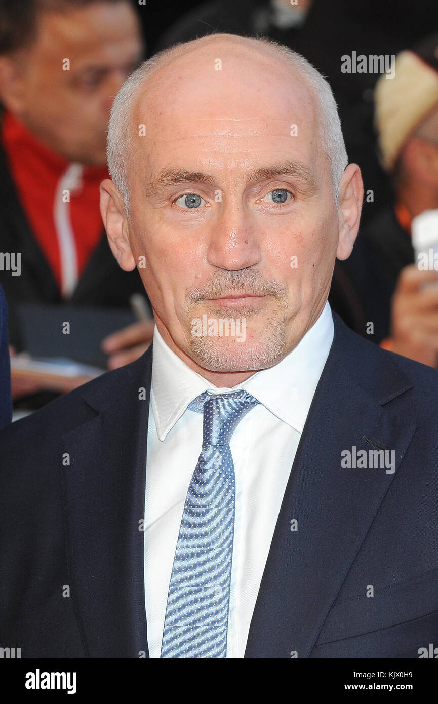 Barry McGuigan assiste l'orgoglio della Bretagna Awards 2014 presso Grosvenor House Hotel di Londra. Il 6 ottobre 2014 © Paul Treadway Foto Stock