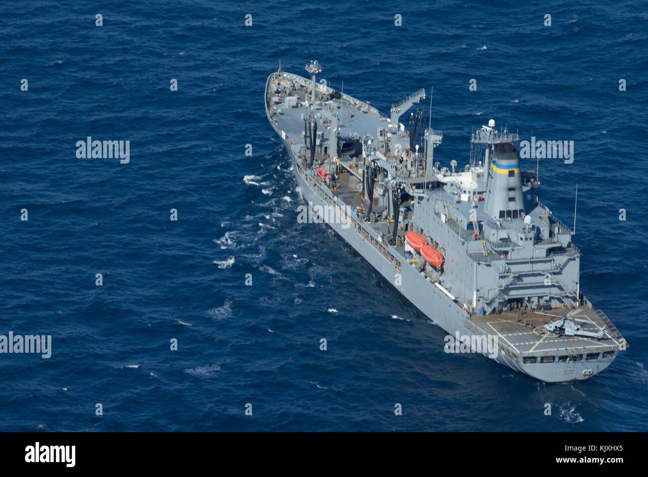 Stati Uniti Marines con il raid marittimo forza (MRF), 26 Marine Expeditionary Unit (MEU), il bordo della marina degli Stati Uniti (nave USNS) Big Horn durante una sim Foto Stock