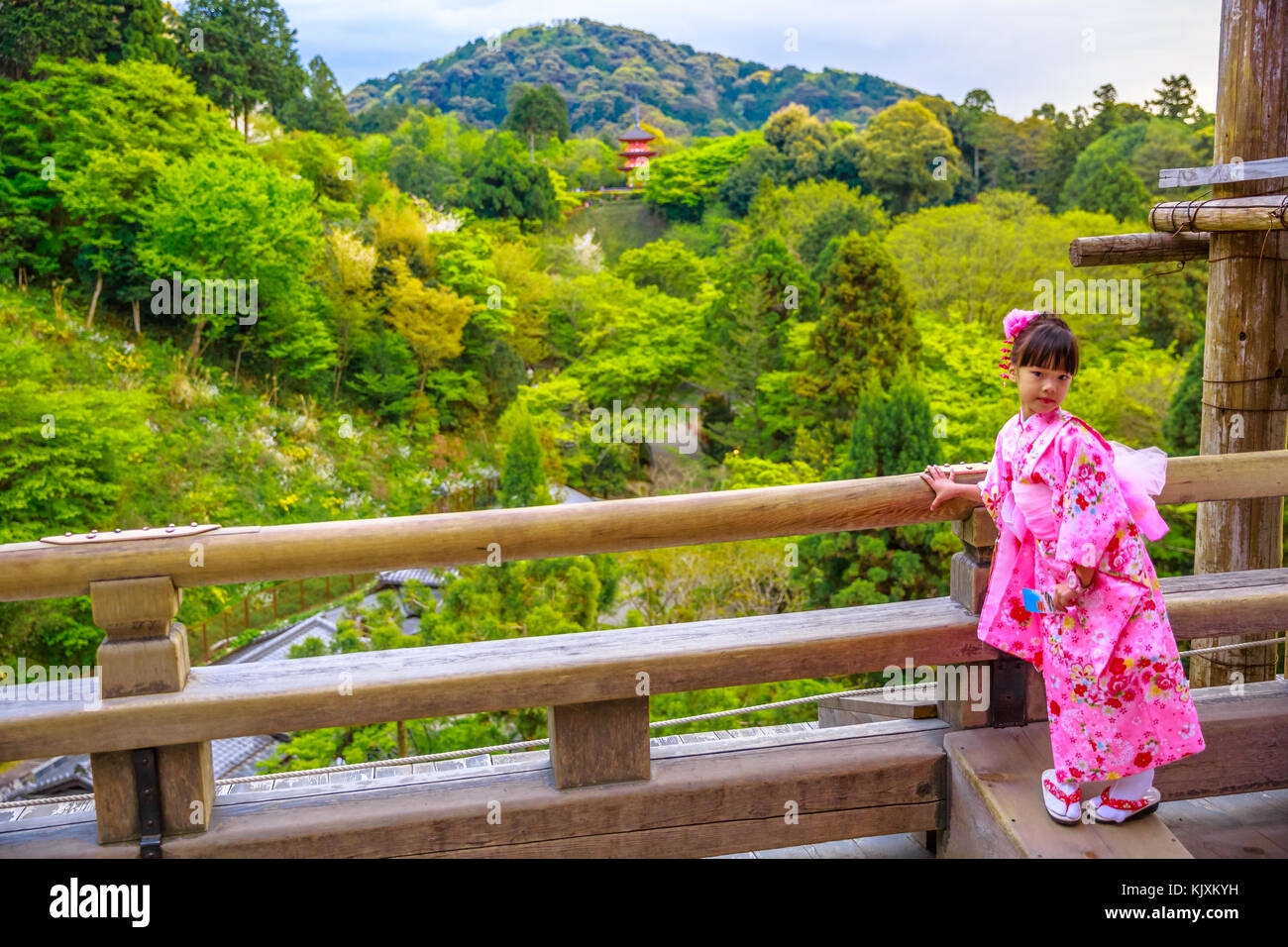 Kimono bambino immagini e fotografie stock ad alta risoluzione - Alamy