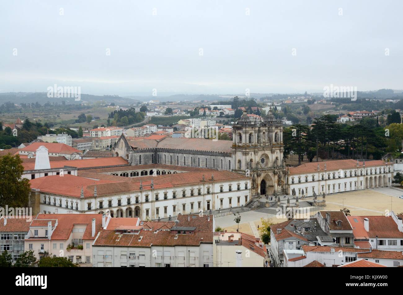 Il monastero di Alcobaca dal castello Alcobaca in Portogallo Foto Stock