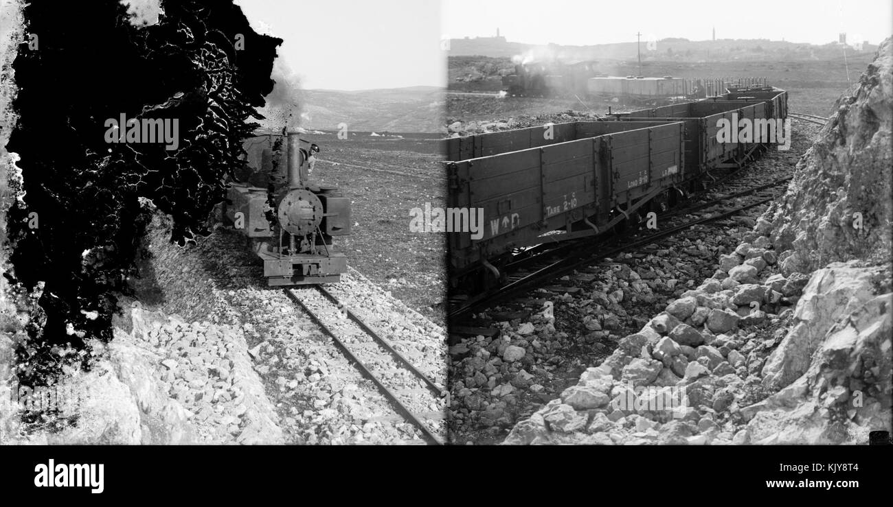 Una fotografia del 1918 che mostra un treno militare che si snoda intorno a un binario vicino alla Tomba dei giudici, offrendo uno sguardo sul trasporto militare durante la prima guerra mondiale Foto Stock