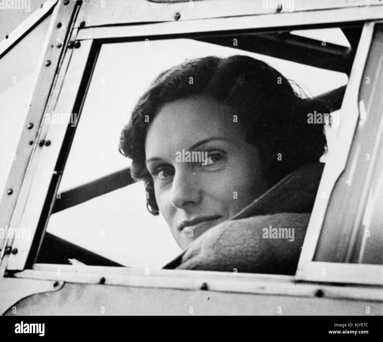Jean Batten nel cockpit Foto Stock