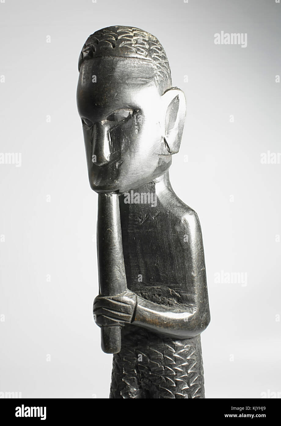 Statuetta africana scolpita in legno di ebano Foto Stock