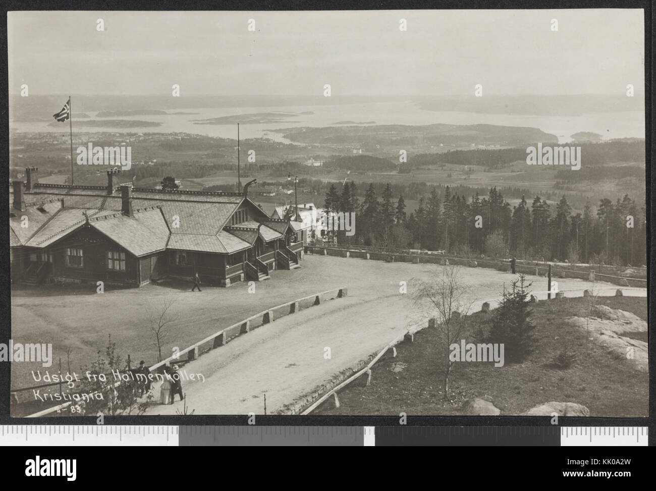 2 83 Udsigt fra Holmenkollen Kristiania n. nb digifoto 20151125 00145 bldsa PK03649 Foto Stock