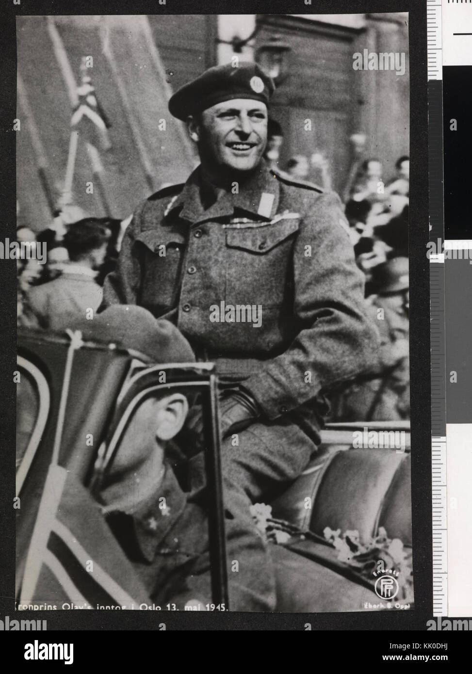 Kronprins Olav's inntog i Oslo 13. mai 1945 n. nb digifoto 20160115 00041 bldsa pk kgl0030 Foto Stock