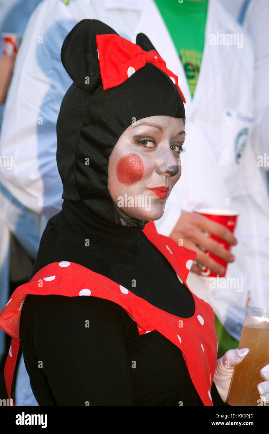 Incarnival, ragazza sotto mentite spoglie, Cadiz, regione dell'Andalusia, Spagna, Europa Foto Stock
