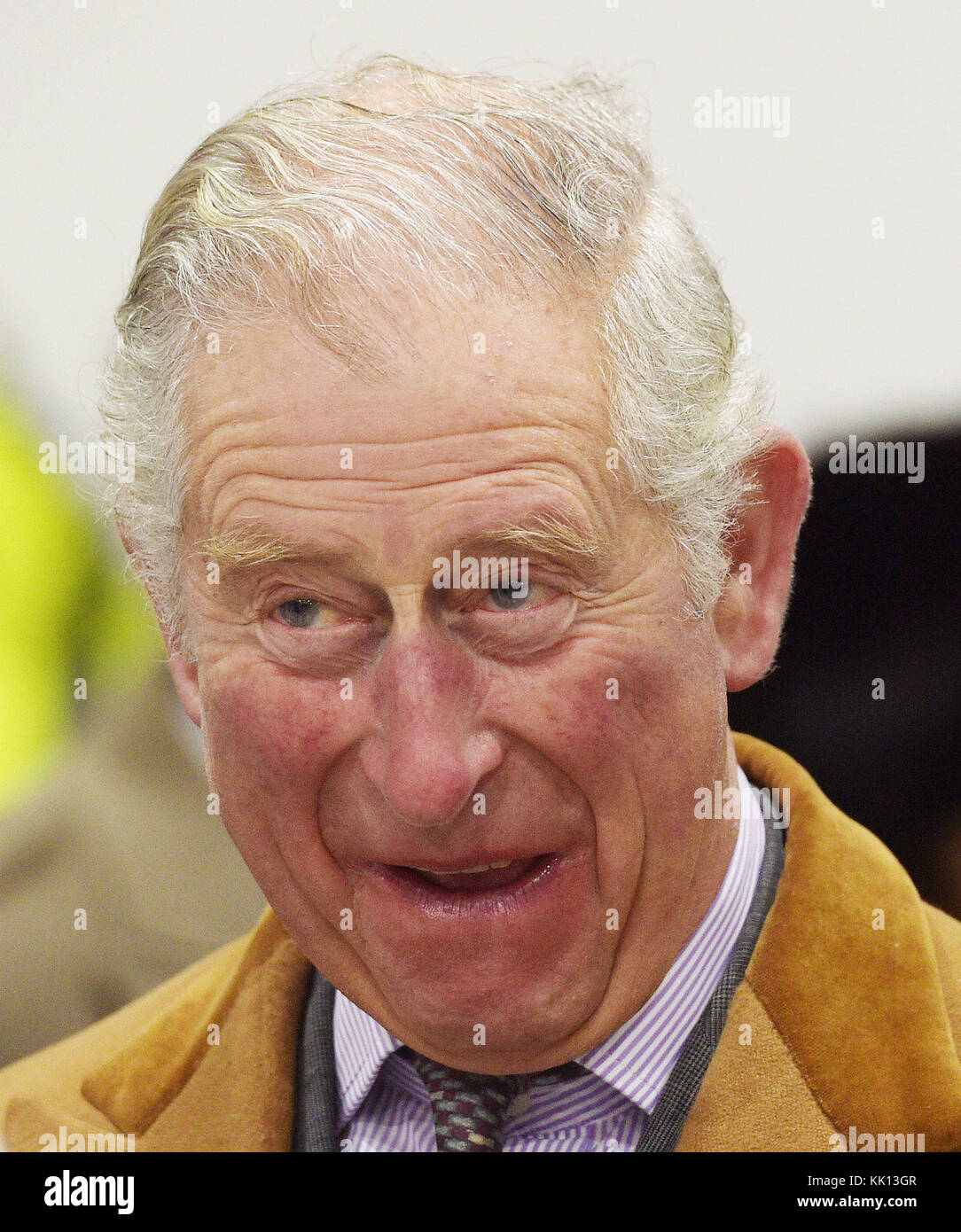 Il Principe di Galles in visita il Loop Technology Centre di Poundbury, Dorchester, per incontrare i fondatori e personale e scoprite come la società utilizza la realtà aumentata e la scansione 3D programma di robotica per il mercato internazionale. Foto Stock