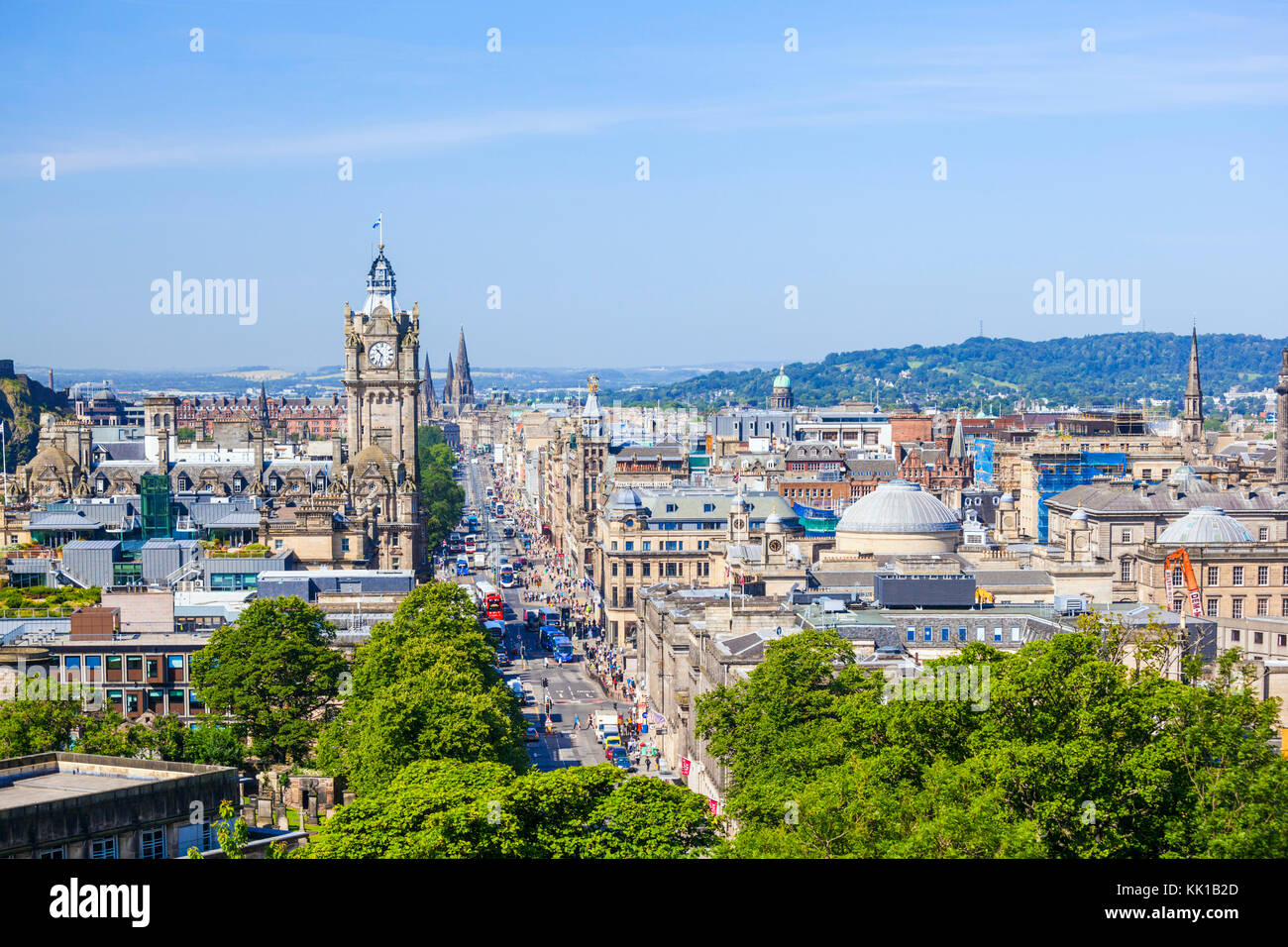 Vista di Edimburgo verso Princes street edinburgh skyline Edinburgh New Town Princes street Edinburgh City Centre Edinburgh Scotland Regno Unito GB Europa Foto Stock