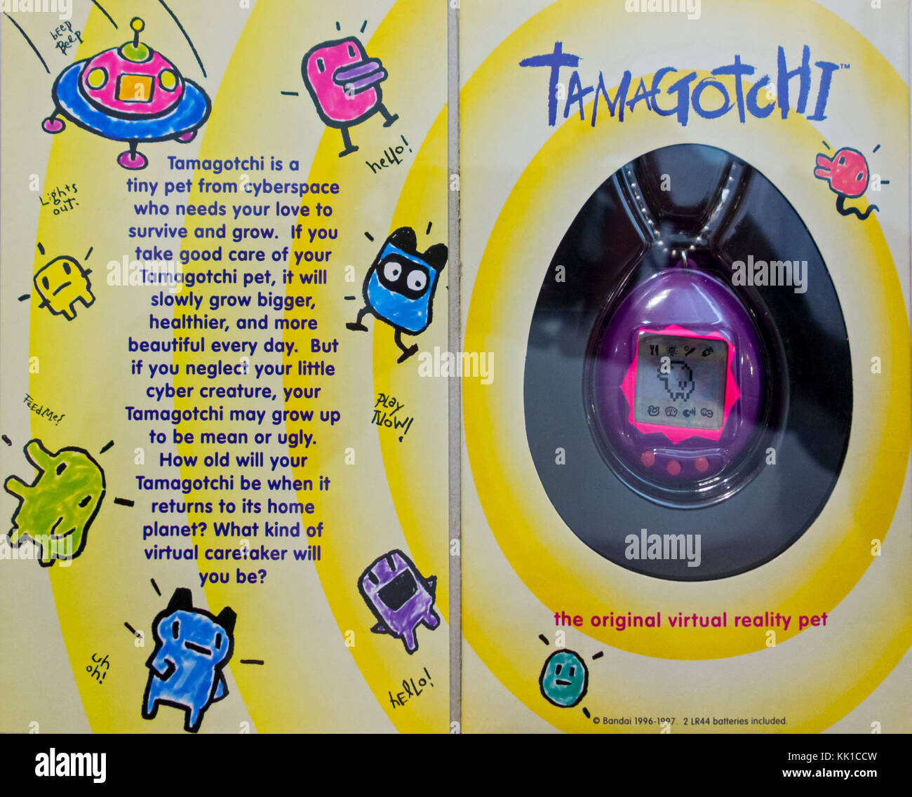 Tamagotchi, giocattolo digitale per animali e tendenza della fine degli anni '1990, nella sua confezione originale Foto Stock