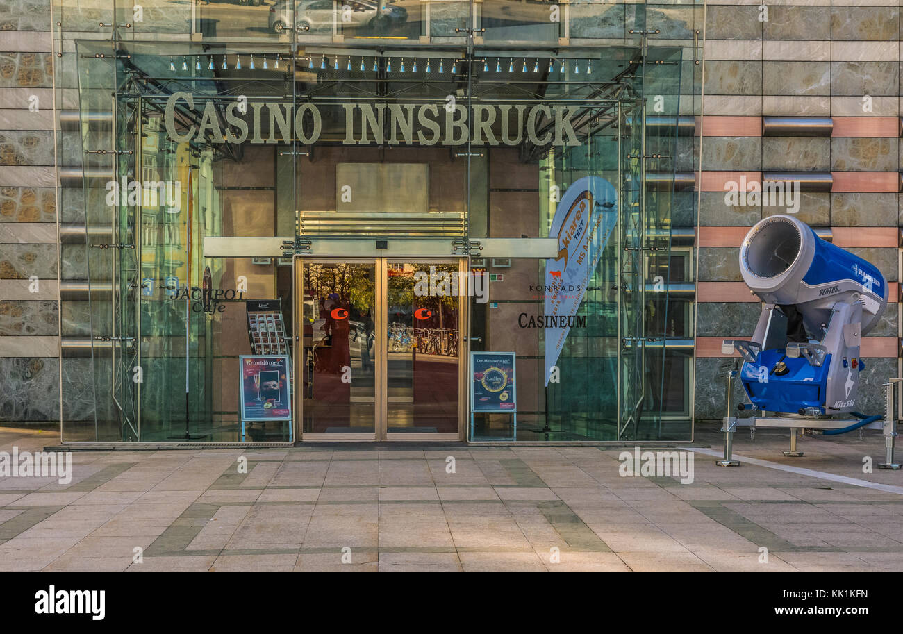 Ingresso al famoso casinò di Innsbruck - Innsbruck, Austria, l'Europa. Foto Stock