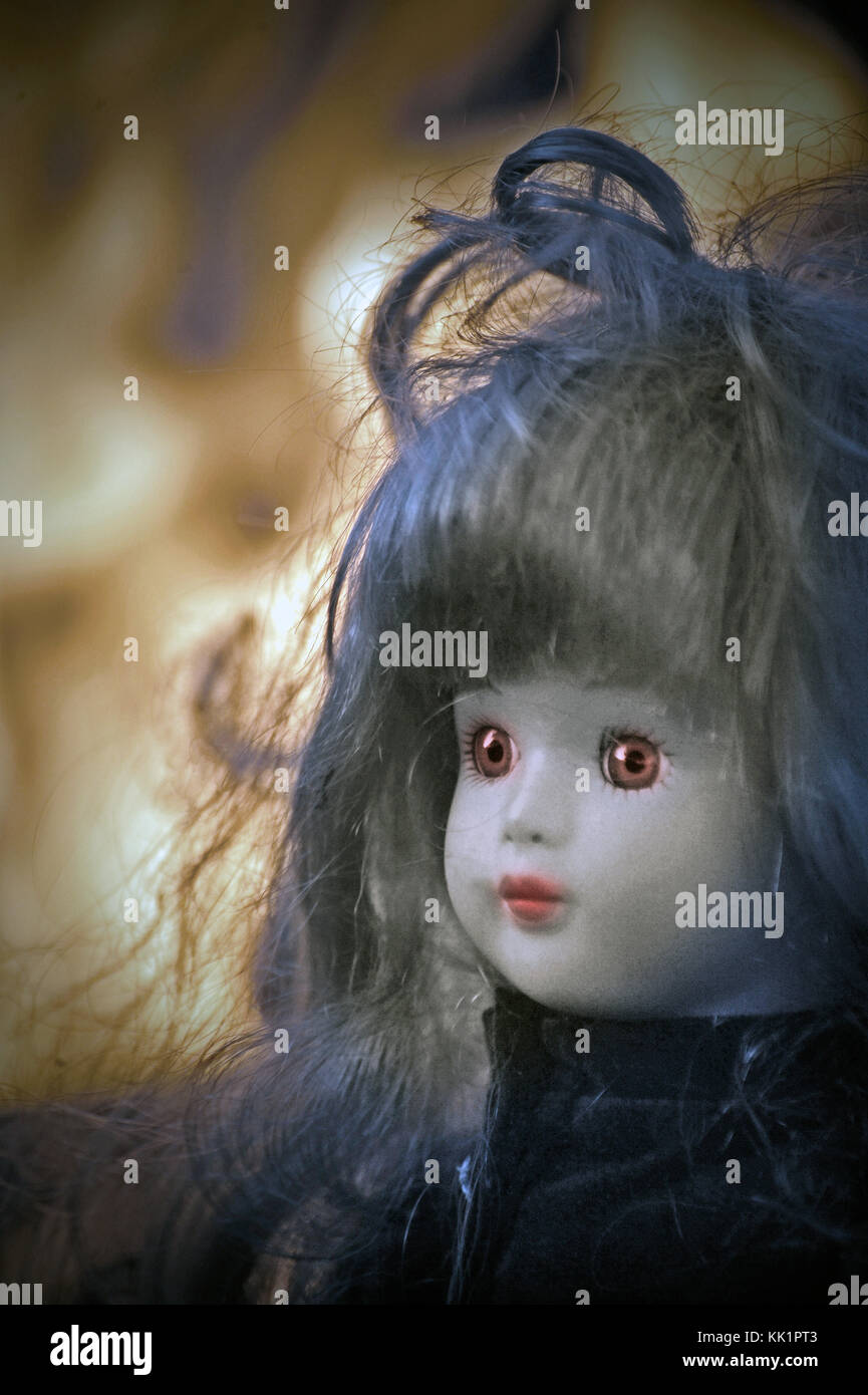 testa delle bambole con occhi fissi Foto Stock