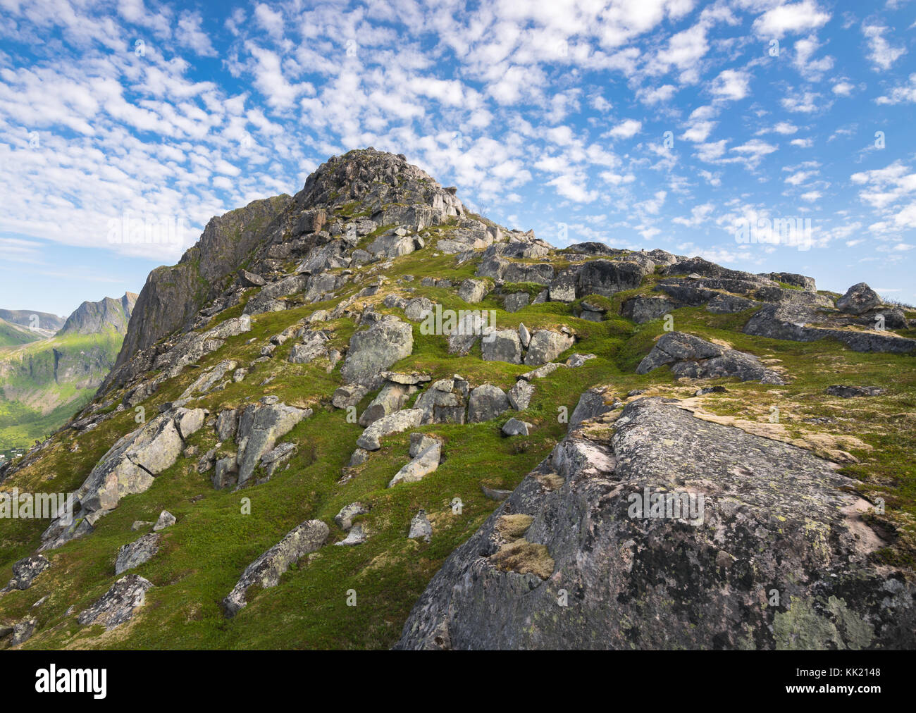 Escursionismo su husjellet, senja isola la Norvegia. Foto Stock