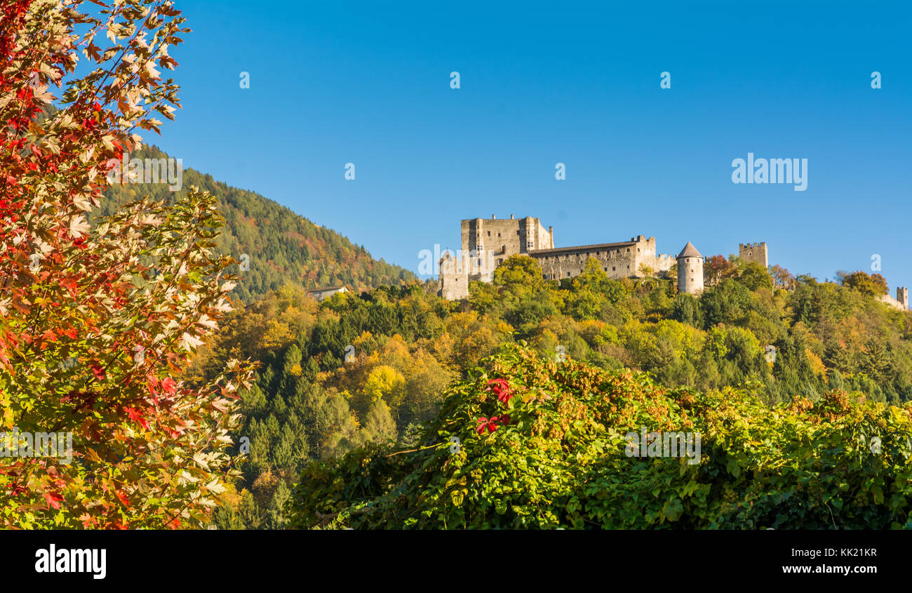 Il castello di Pergine è uno degli edifici gotici più famosi del Trentino. Pergine Valsugana, provincia di Trento, Trentino Alto Adige, Italia, Europa Foto Stock