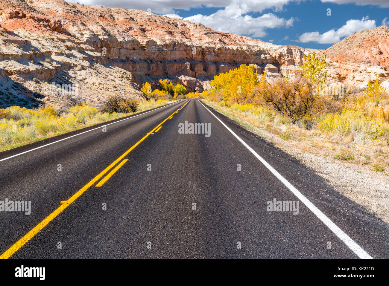 Strada nel parco nazionale di Capitol Reef, utah in autunno Foto Stock