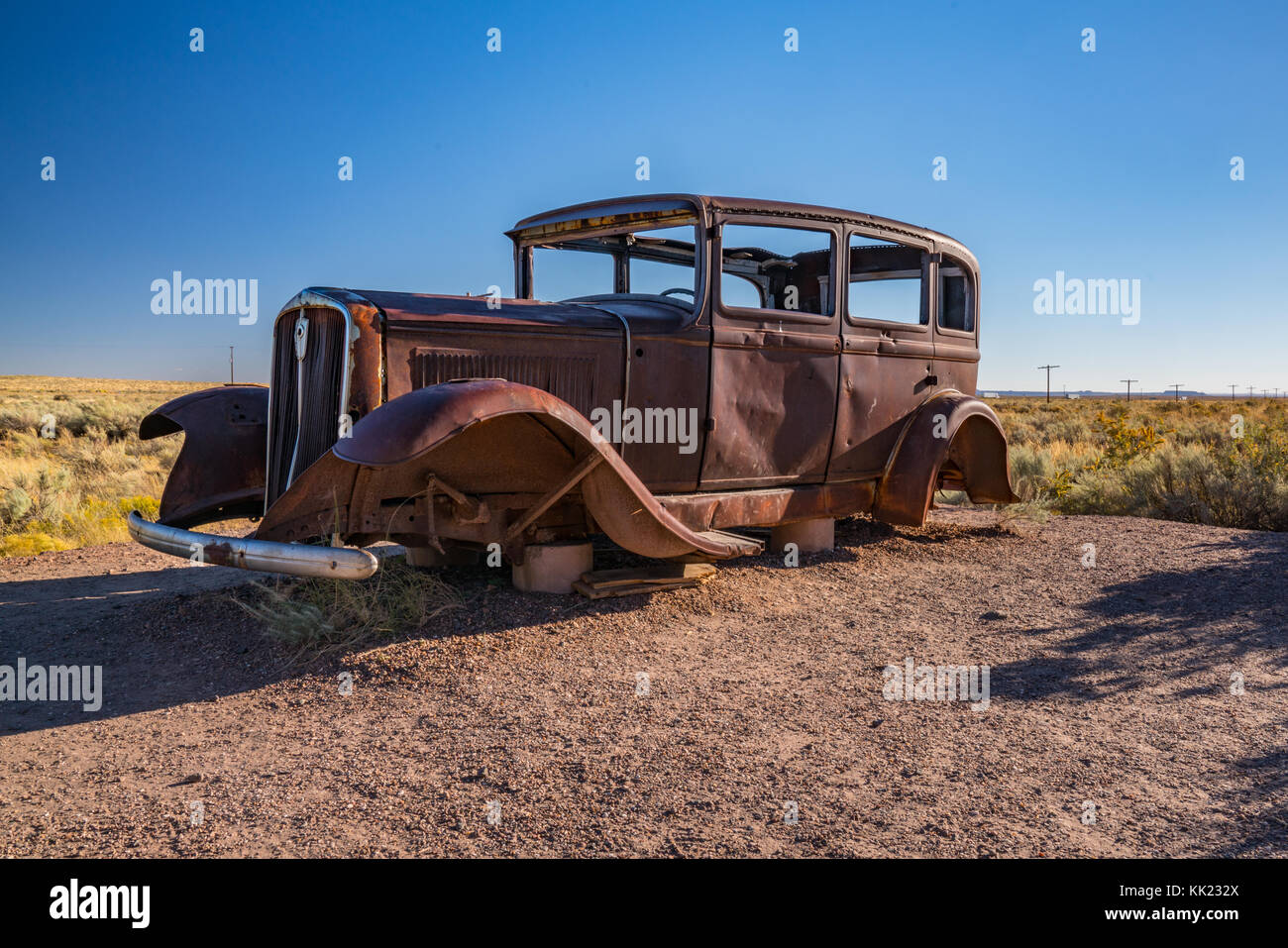 Auto abbandonate nel parco nazionale della foresta pietrificata lungo il percorso 66 in Arizona Foto Stock