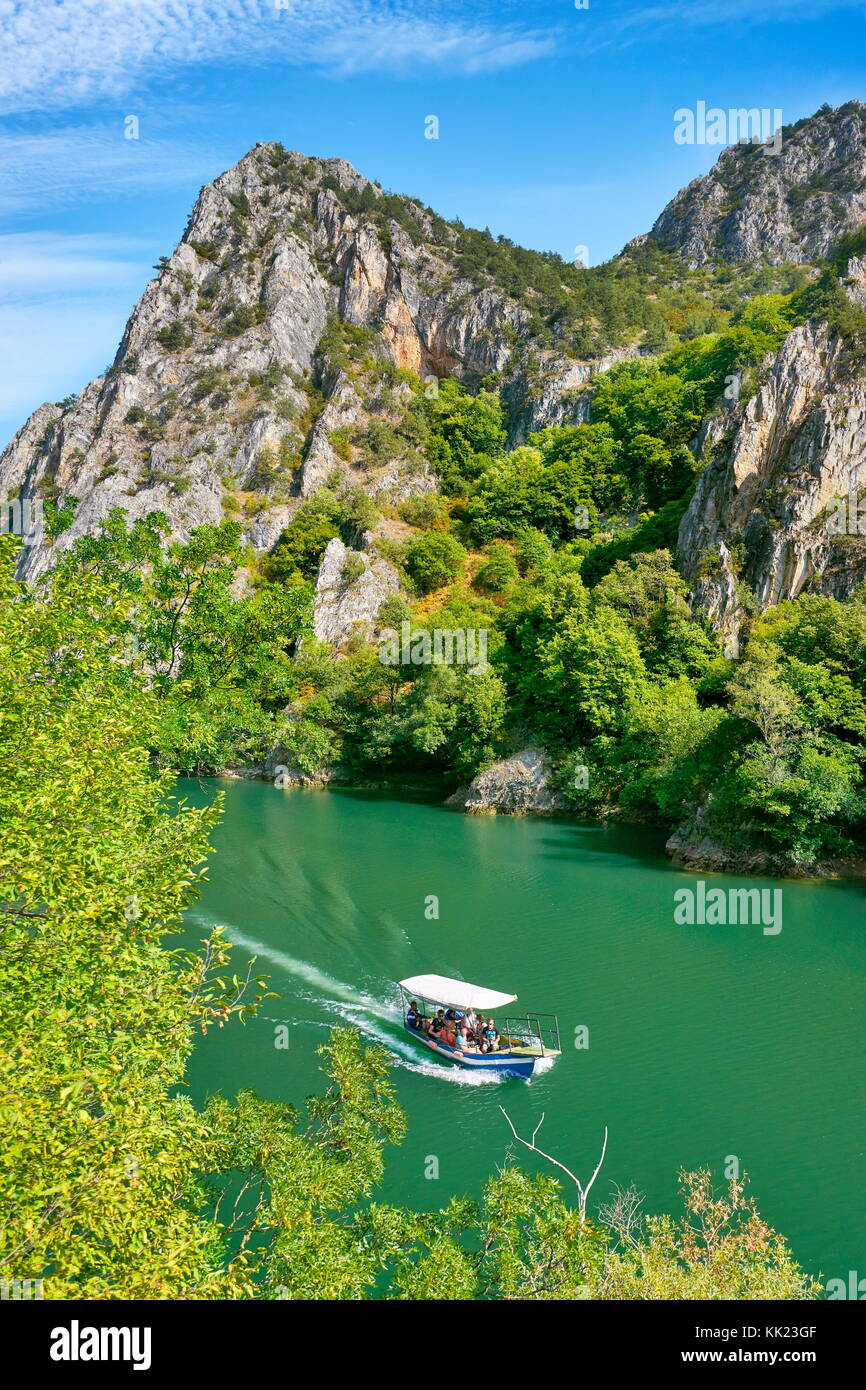 Motorino velocità barca sul lago, Matka Canyon, Macedonia Foto Stock