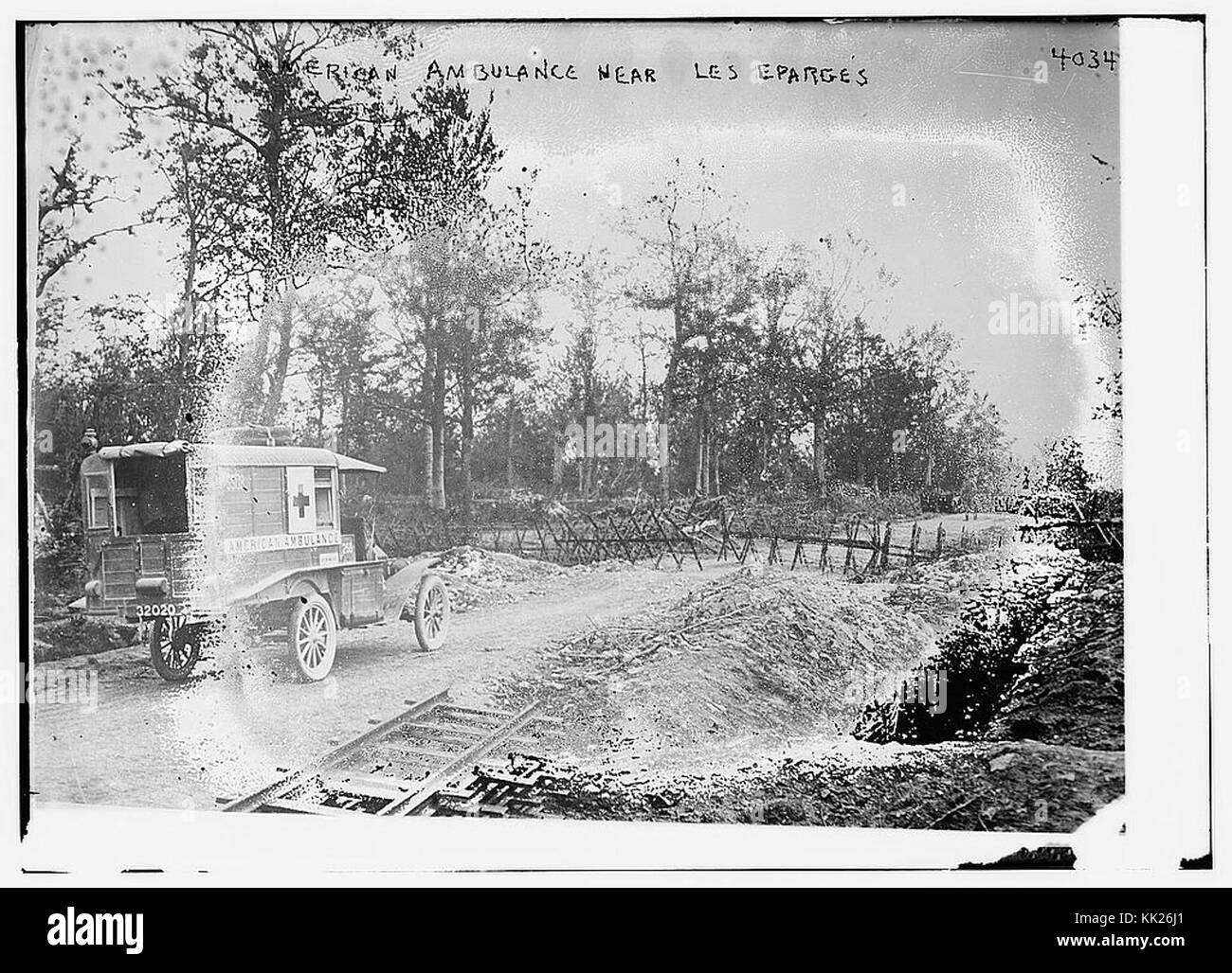 American ambulanza vicino a Les Eparges (LOC) (15428622385) Foto Stock