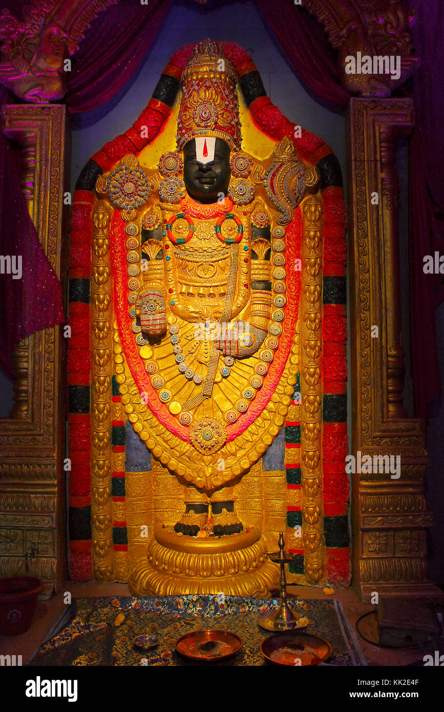 Lord Tirupati Balaji idolo, durante il festival Ganapati, Pune Foto Stock