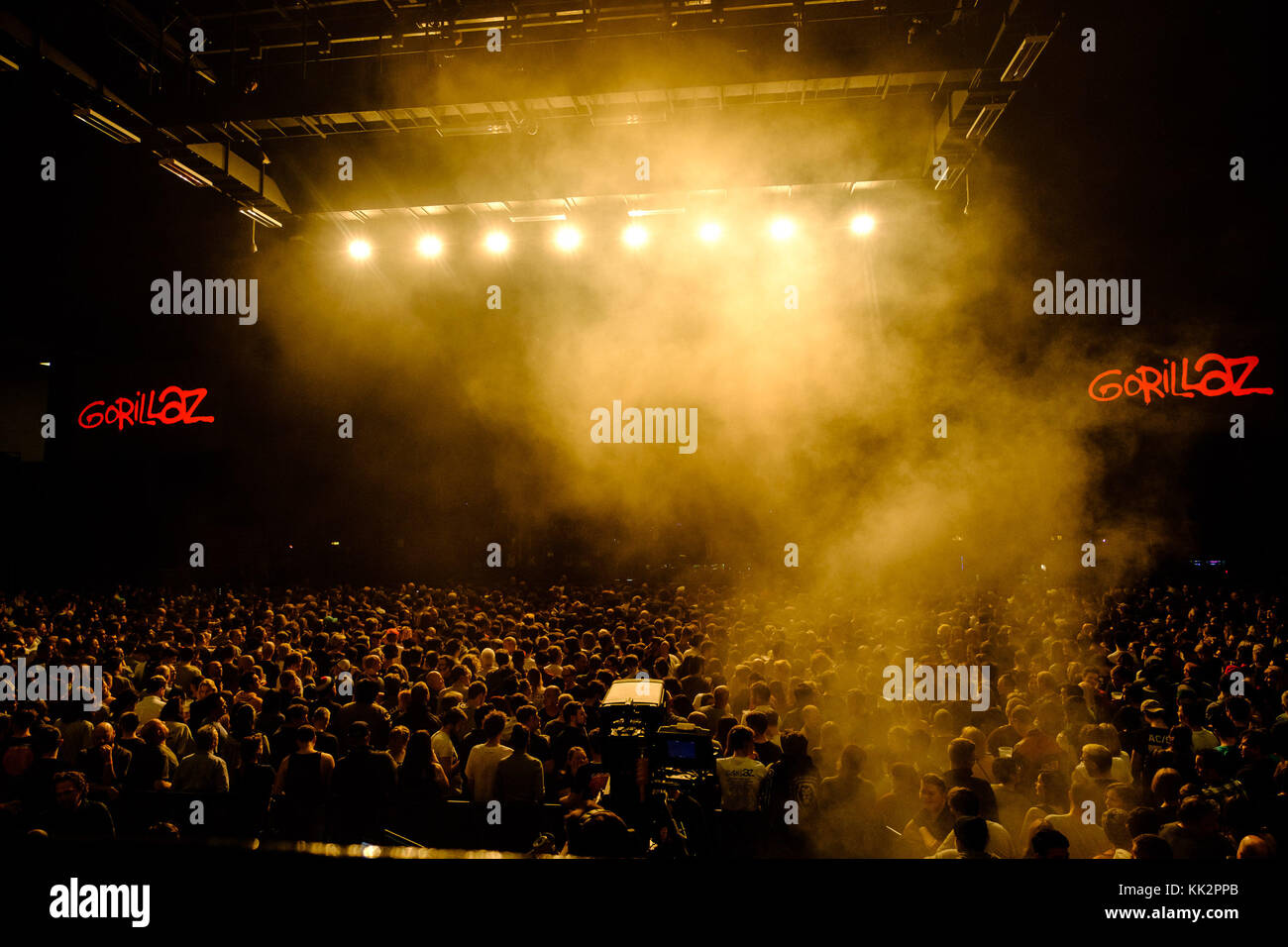 Brighton, Regno Unito. 27 novembre 2017. Gorillaz in concerto lunedì 27 novembre 2017 presso il Brighton Centre, Brighton. Credit: Julie Edwards/Alamy Live News Foto Stock