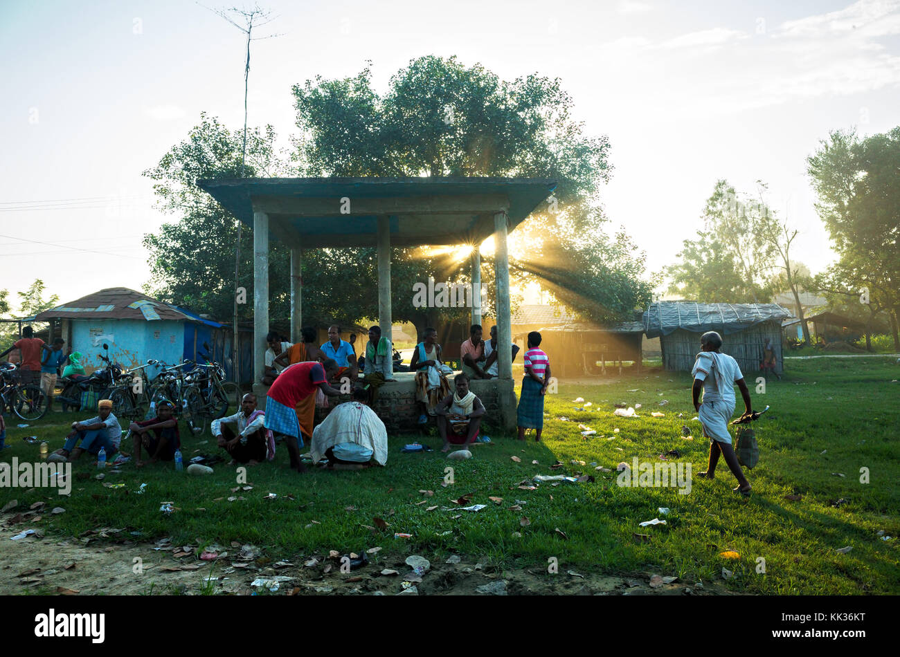 Street barbieri a lavorare vicino al confine indiano del distretto dhanusha, Nepal Foto Stock