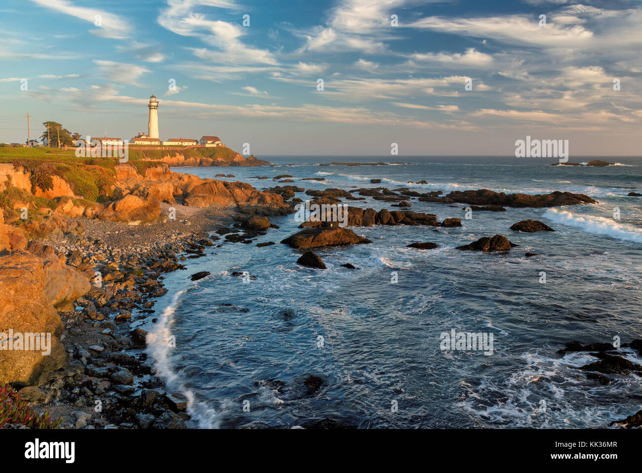 Oceano Pacifico costa vicino a Pigeon Point lighthouse, California Foto Stock