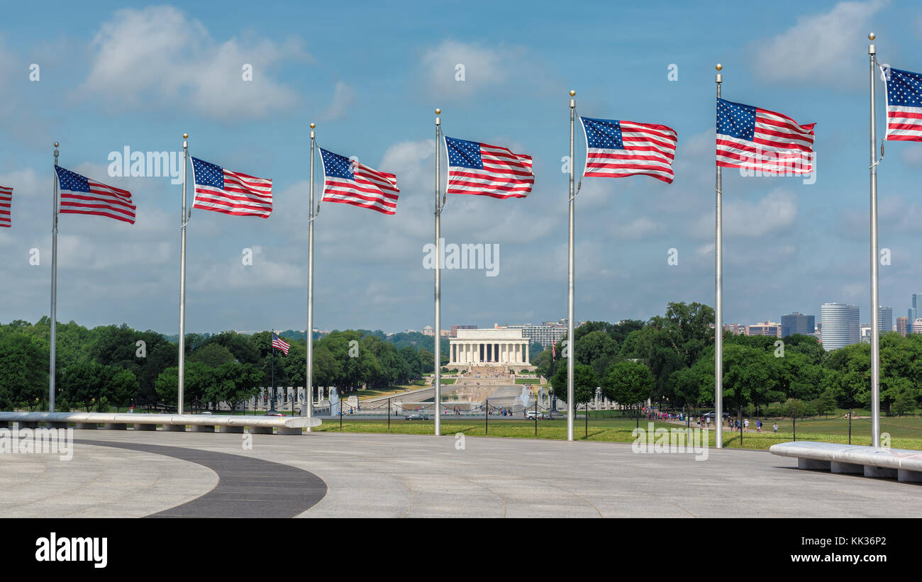 Orizzonte cittadino di Washington DC con bandierine americane, Stati Uniti d'America. Foto Stock