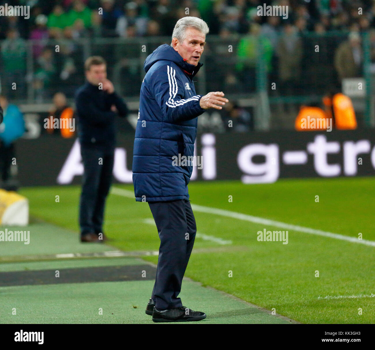 Sport, calcio, Bundesliga, 2017/2018, borussia moenchengladbach vs FC Bayern Monaco di Baviera 2:1, stadio borussia park, head coach josef jupp heynckes (FCB) Foto Stock