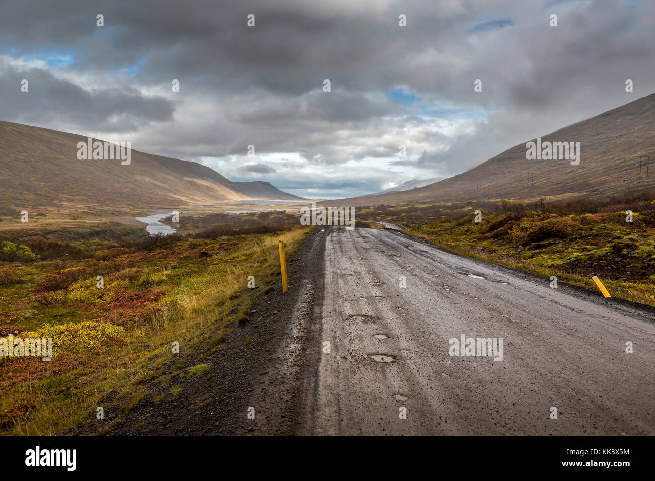 Per DJUPIVOGUR Seyðisfjörður Affitto - sezione di ghiaia del percorso 1 Foto Stock