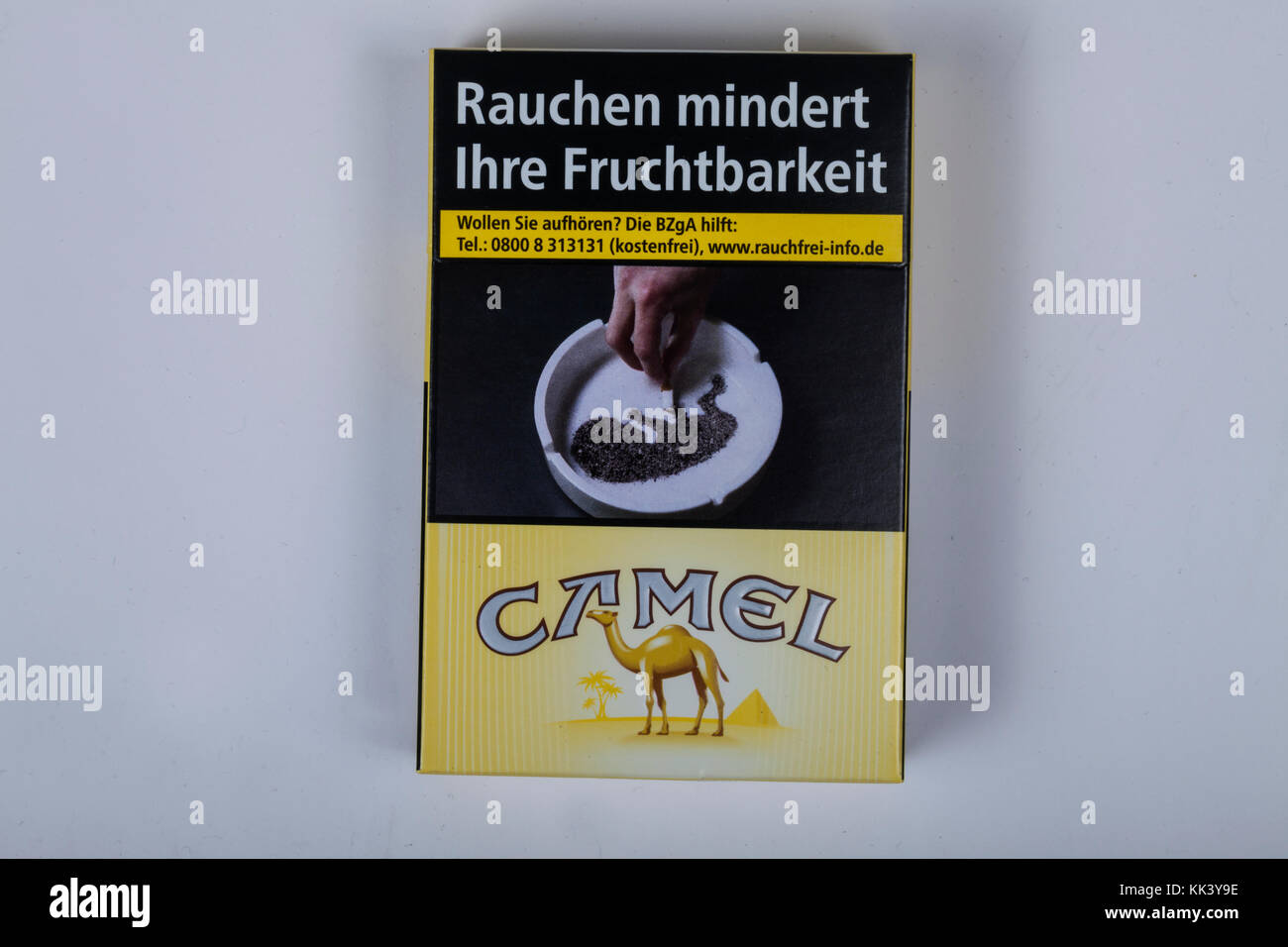 Il pacchetto di sigarette con foto di avvertimento Foto Stock