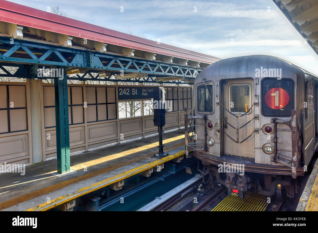 Mta 242 street station Van Cortlandt Park di New York City metropolitana sistema. è il capolinea del 1 la linea ferroviaria nel Bronx. Foto Stock