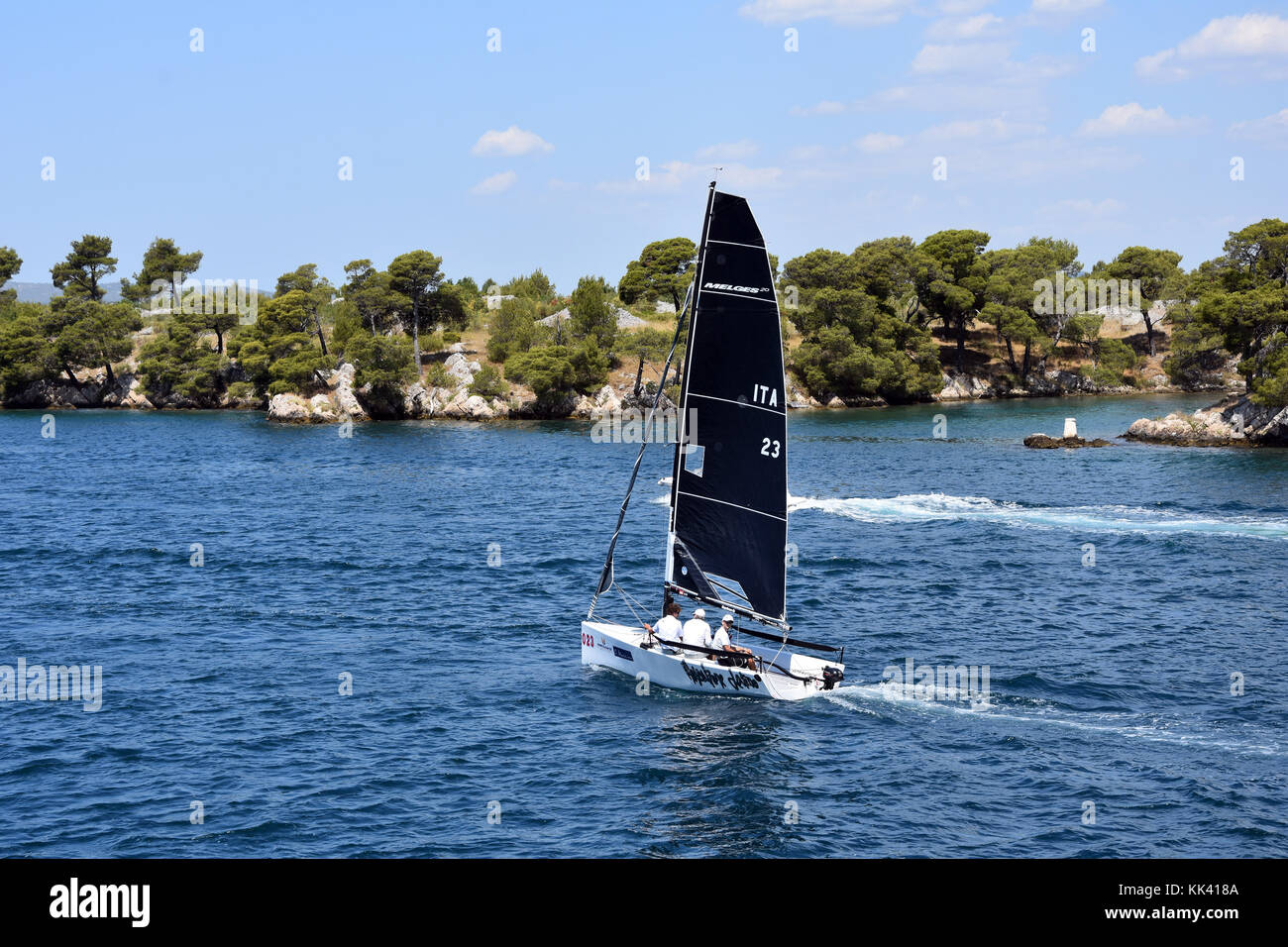 Barca a vela durante una regata di st.Antonio , canale di Sebenico, Croazia Foto Stock