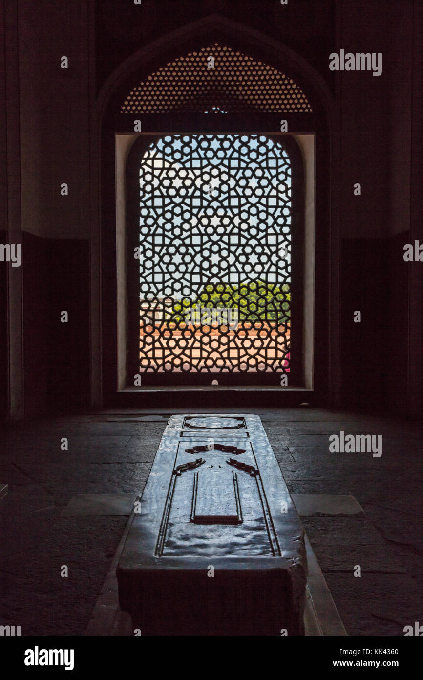 Il sito Patrimonio Mondiale dell'UNESCO la tomba di Humayun fu costruito durante tempi di Mughal nel XVI secolo - NEW DELHI, India Foto Stock