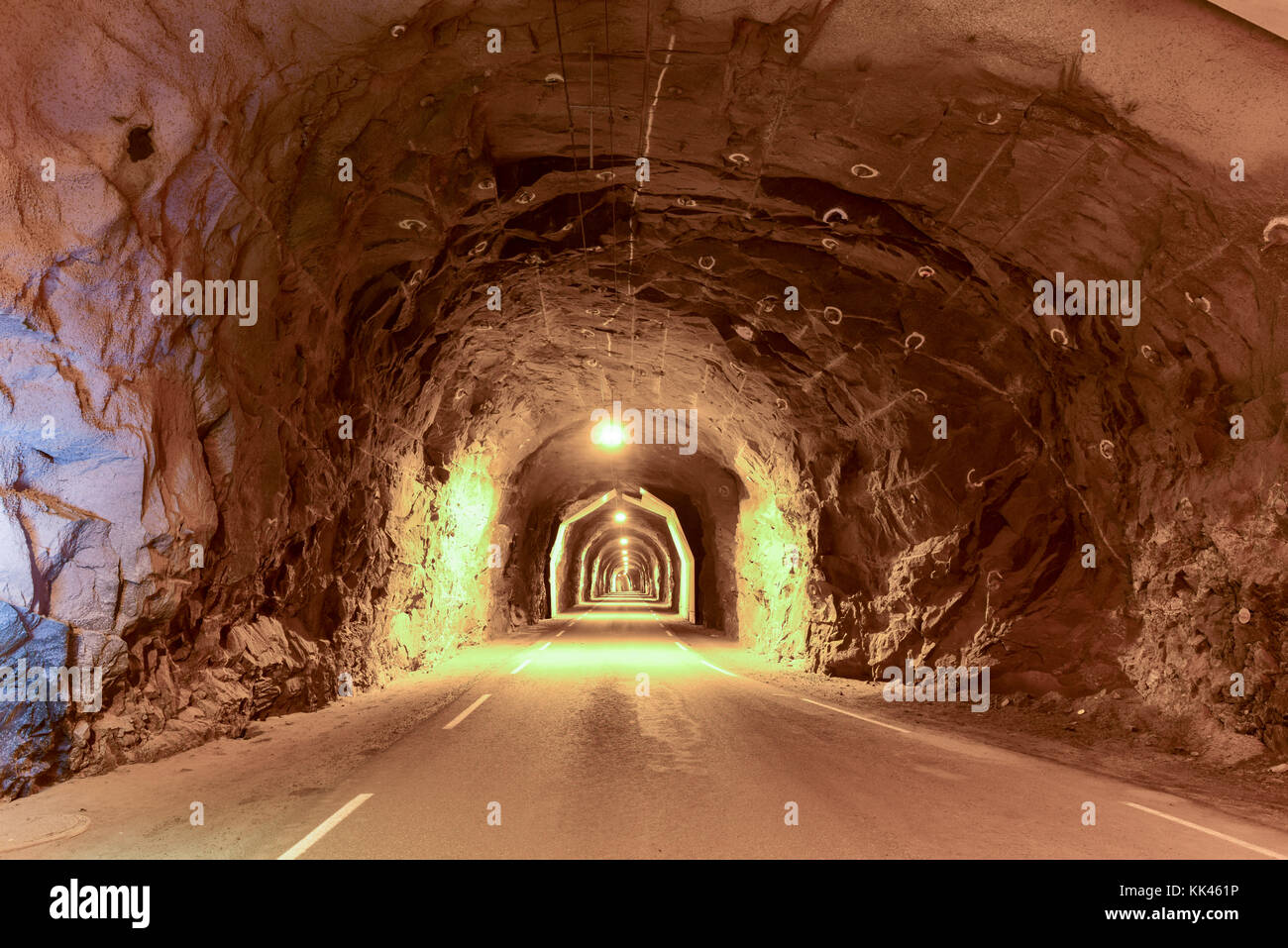 Utakleiv tunnel (uttakleivtunnelen) in vestvagoy, Lofoten, Nordland, Norvegia, Scandinavia, Europa Foto Stock
