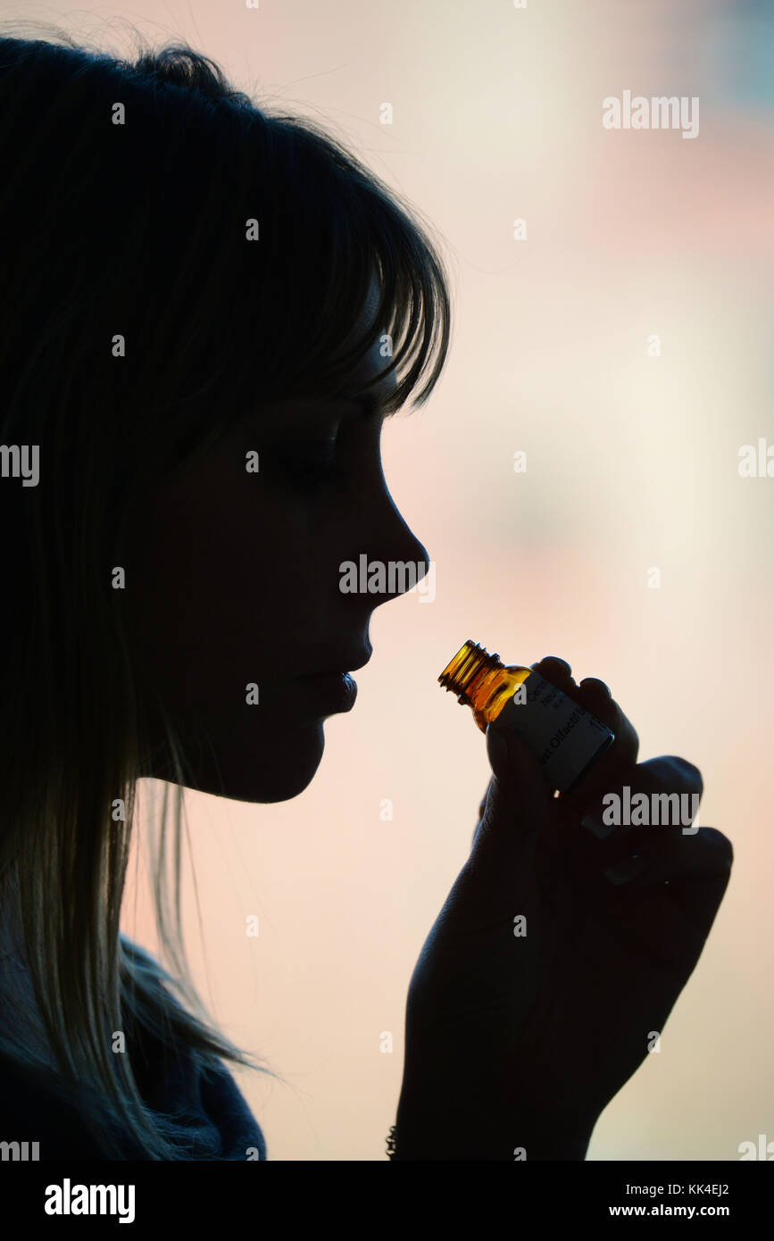 Lione (sud-est della Francia). 2015/03/02. Test olfattivo presso il Centre national de la Recherche Scientifique (CNRS)', il Centro nazionale francese per S Foto Stock