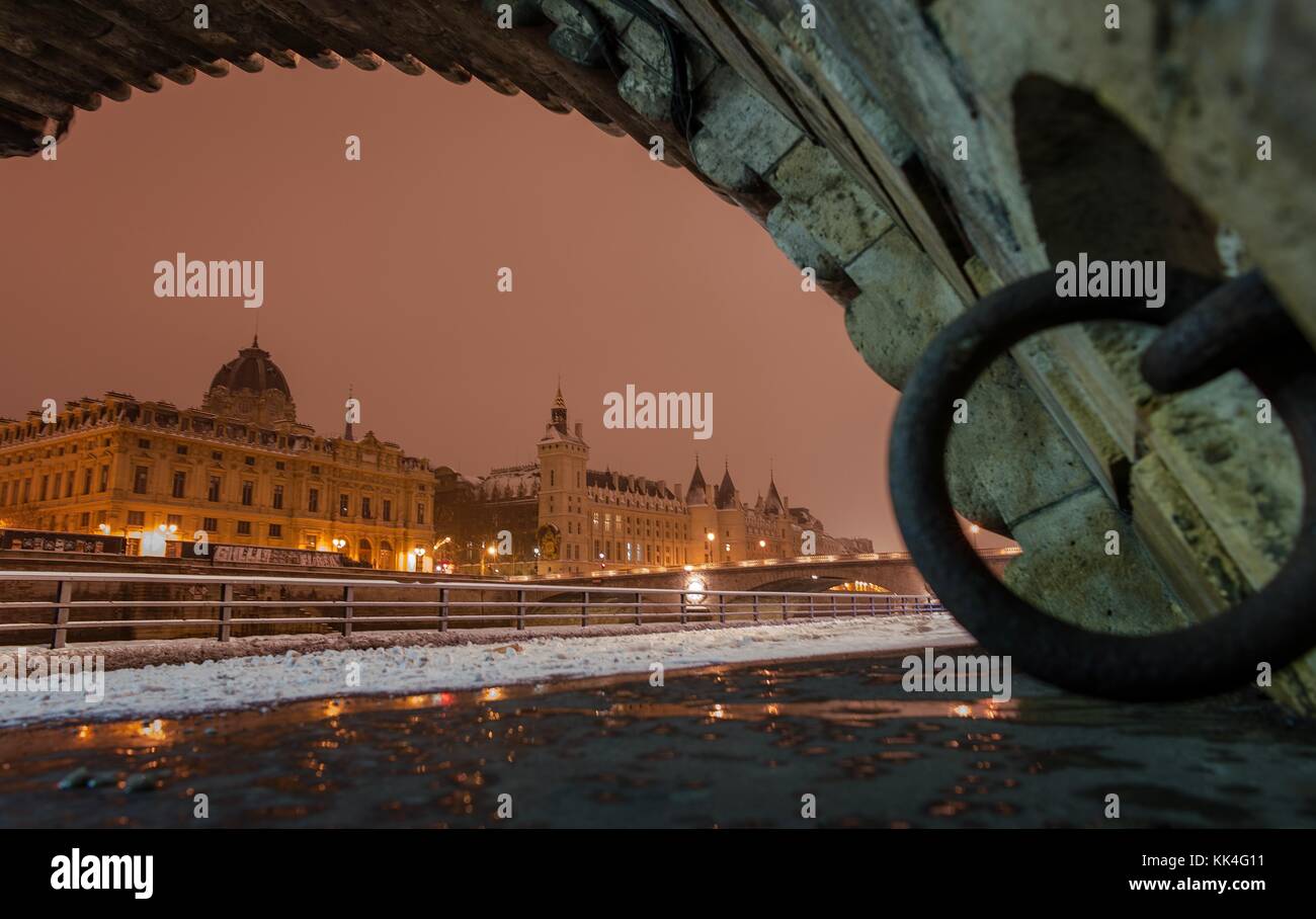 Ponti di Parigi - 20/01/2013 - - ponti di Parigi - visto sul ponte 'di cambiamento' dal ponte Notre-Dame in inverno - Sylvain Leser / le Pictorium Foto Stock